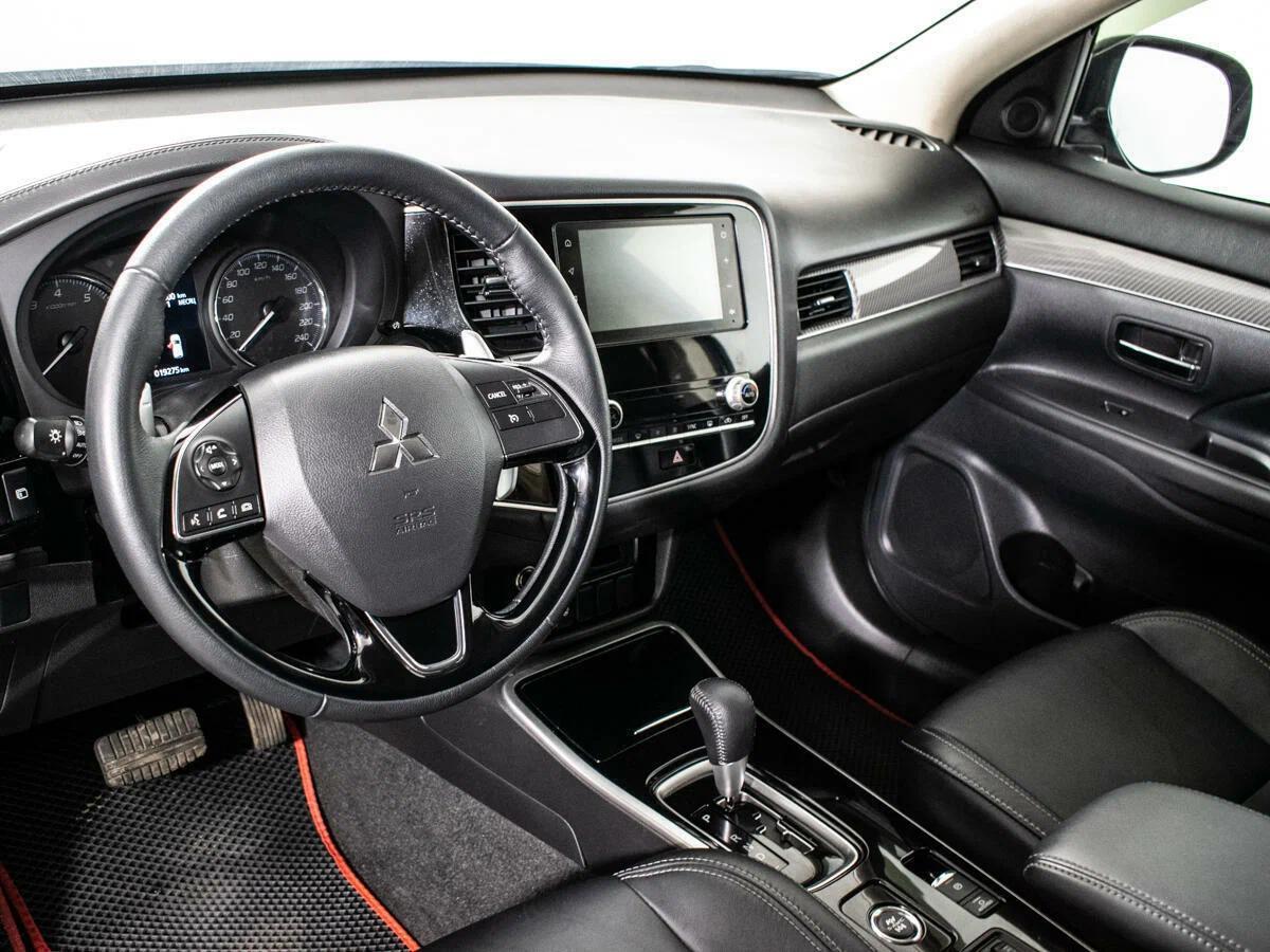 Mitsubishi Outlander 2020, синий
