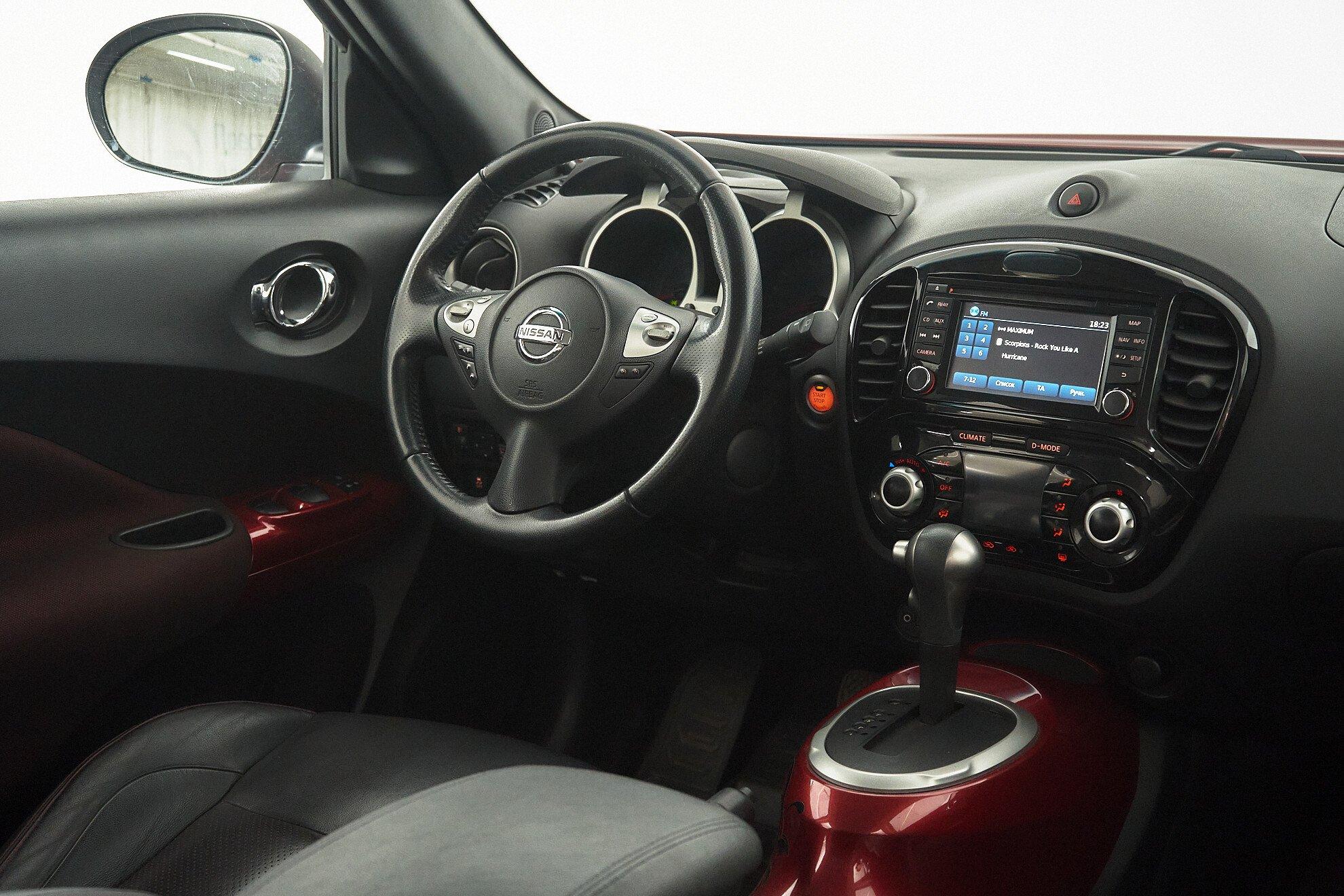 Nissan Juke 2014, красный