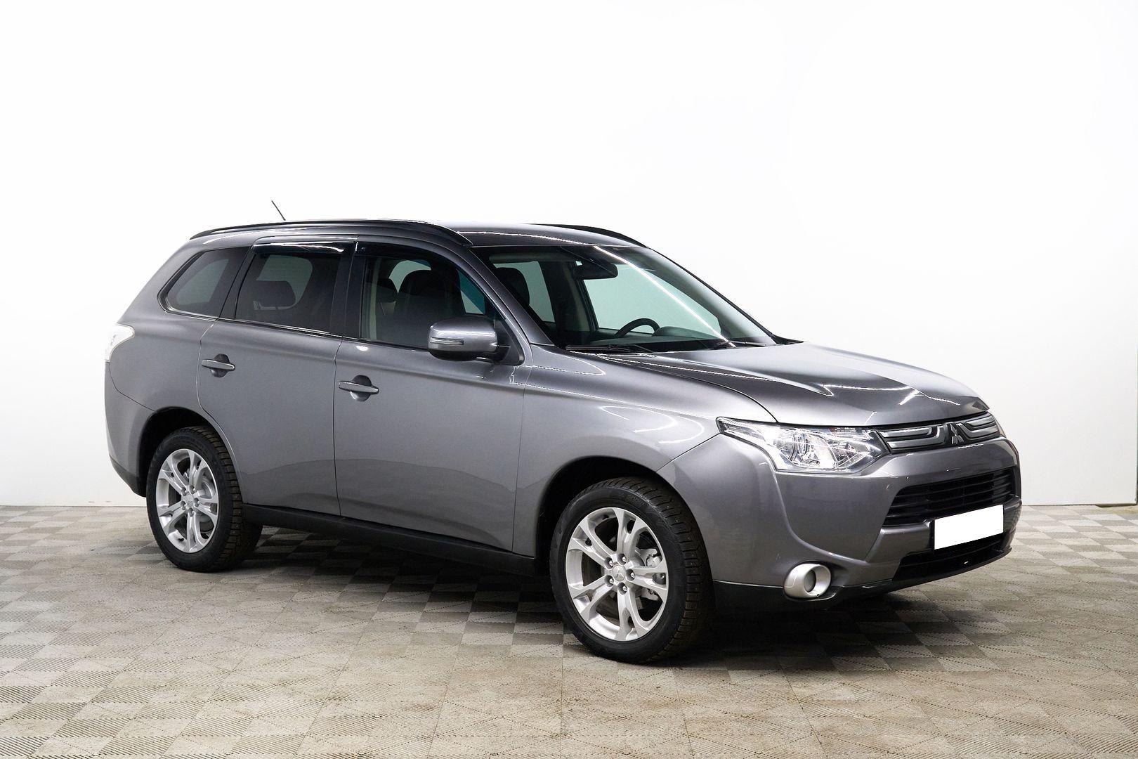 Mitsubishi Outlander 2012, серый
