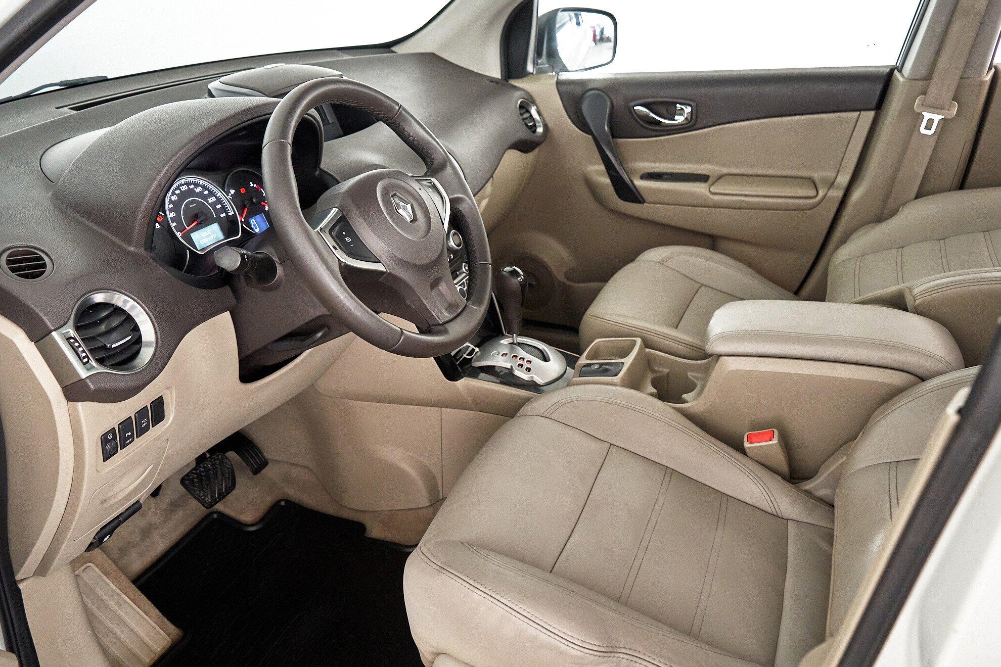 Renault Koleos 2012, белый