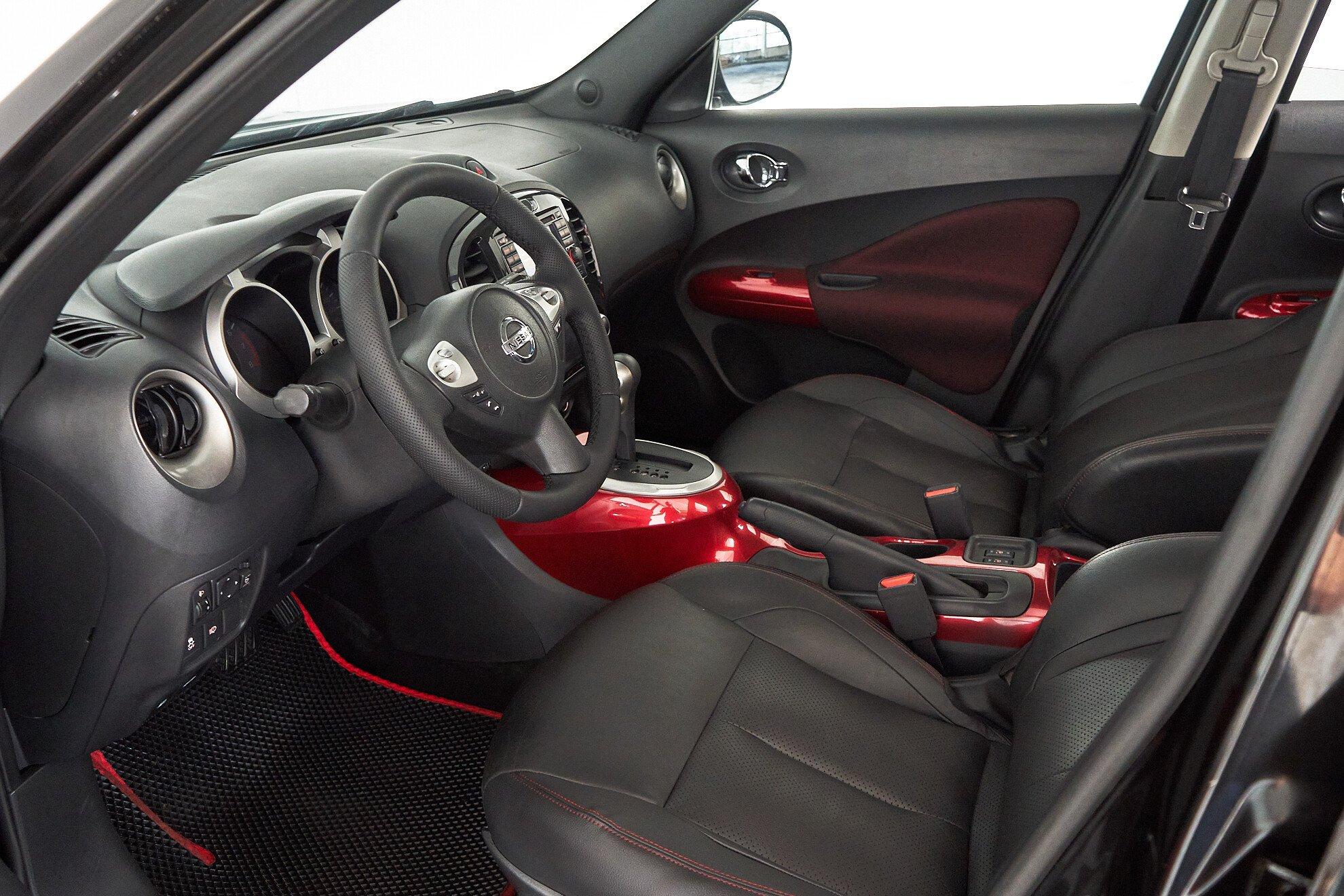 Nissan Juke 2011, черный