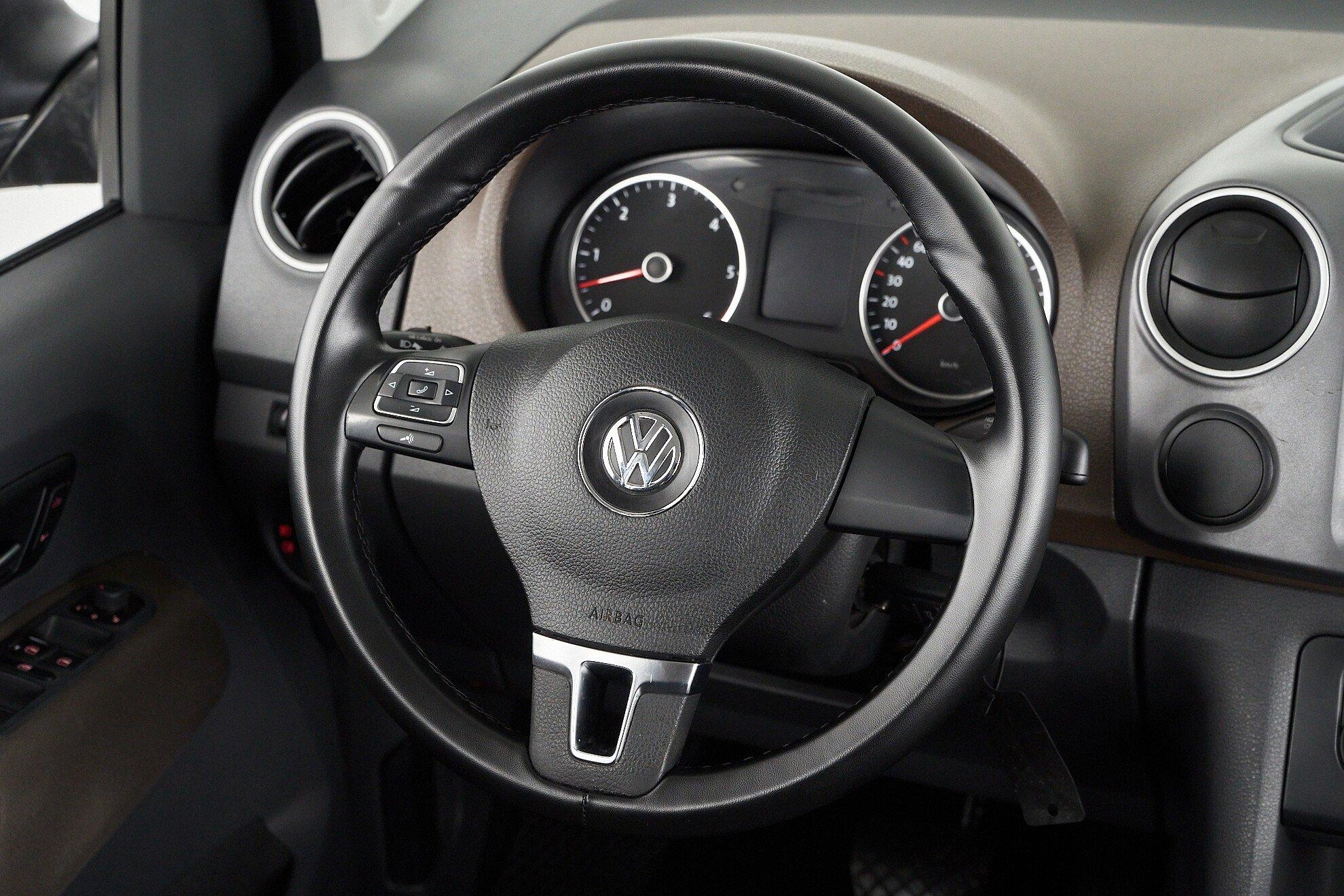Volkswagen Amarok 2013, черный