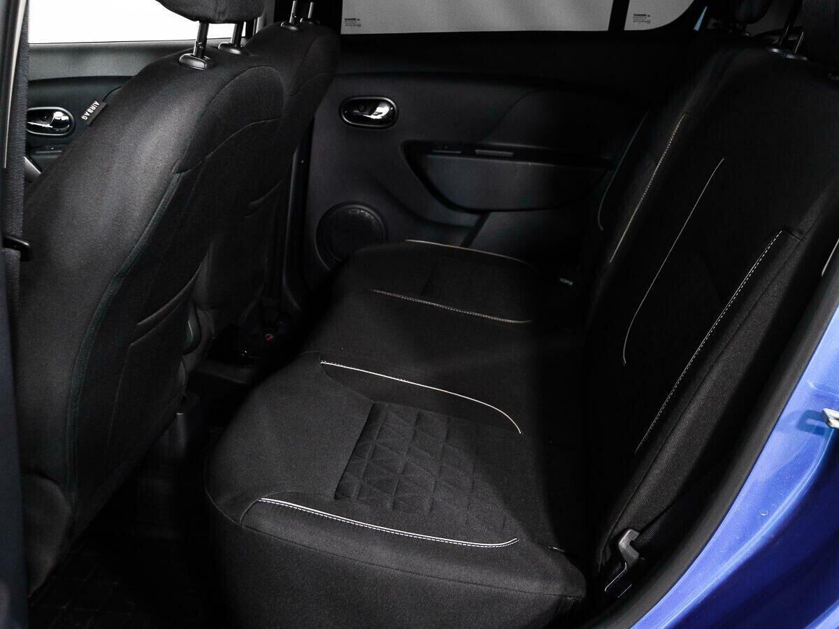 Renault Sandero 2018, синий