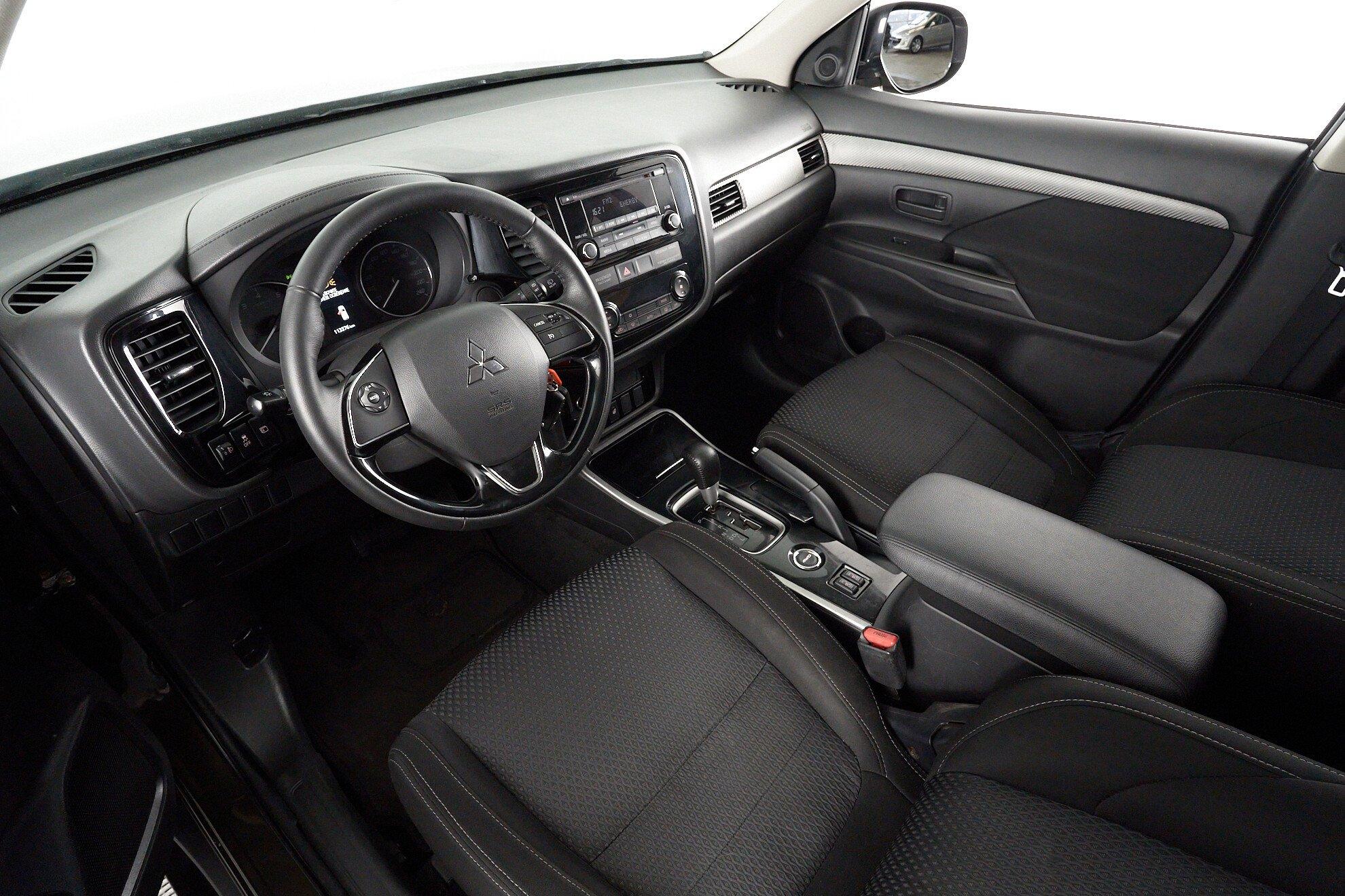 Mitsubishi Outlander 2018, коричневый