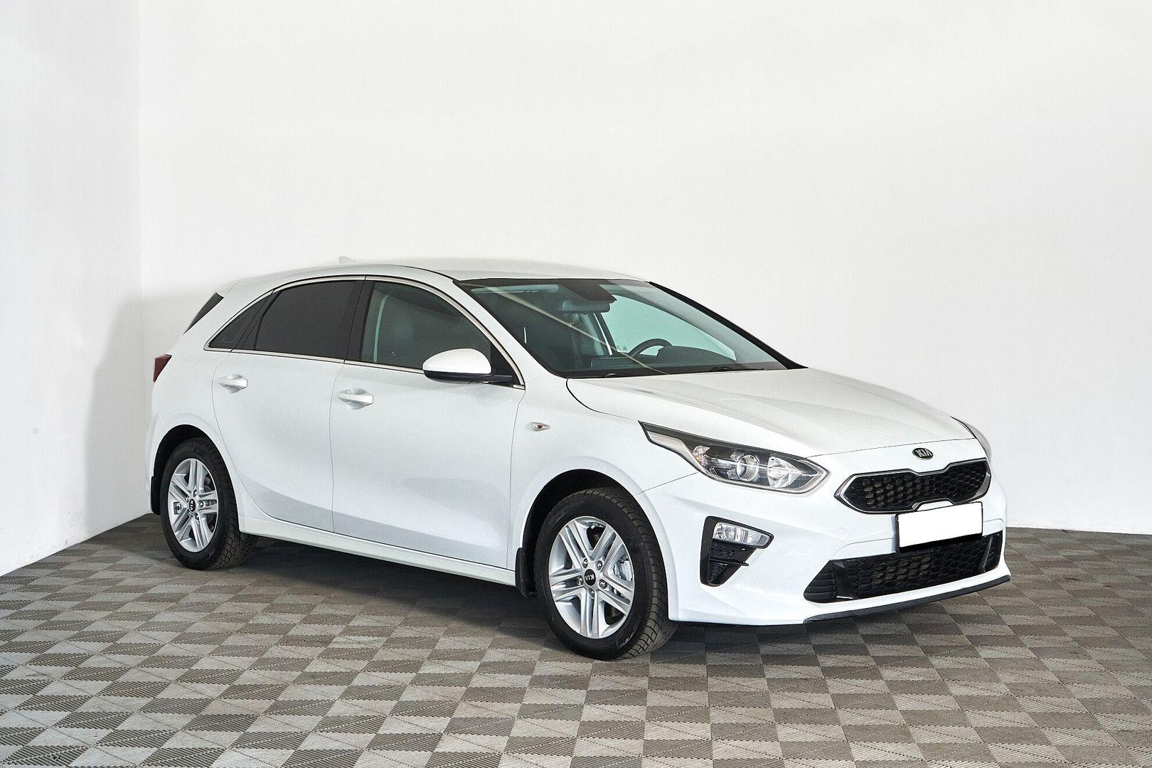 Kia Ceed 2018, белый