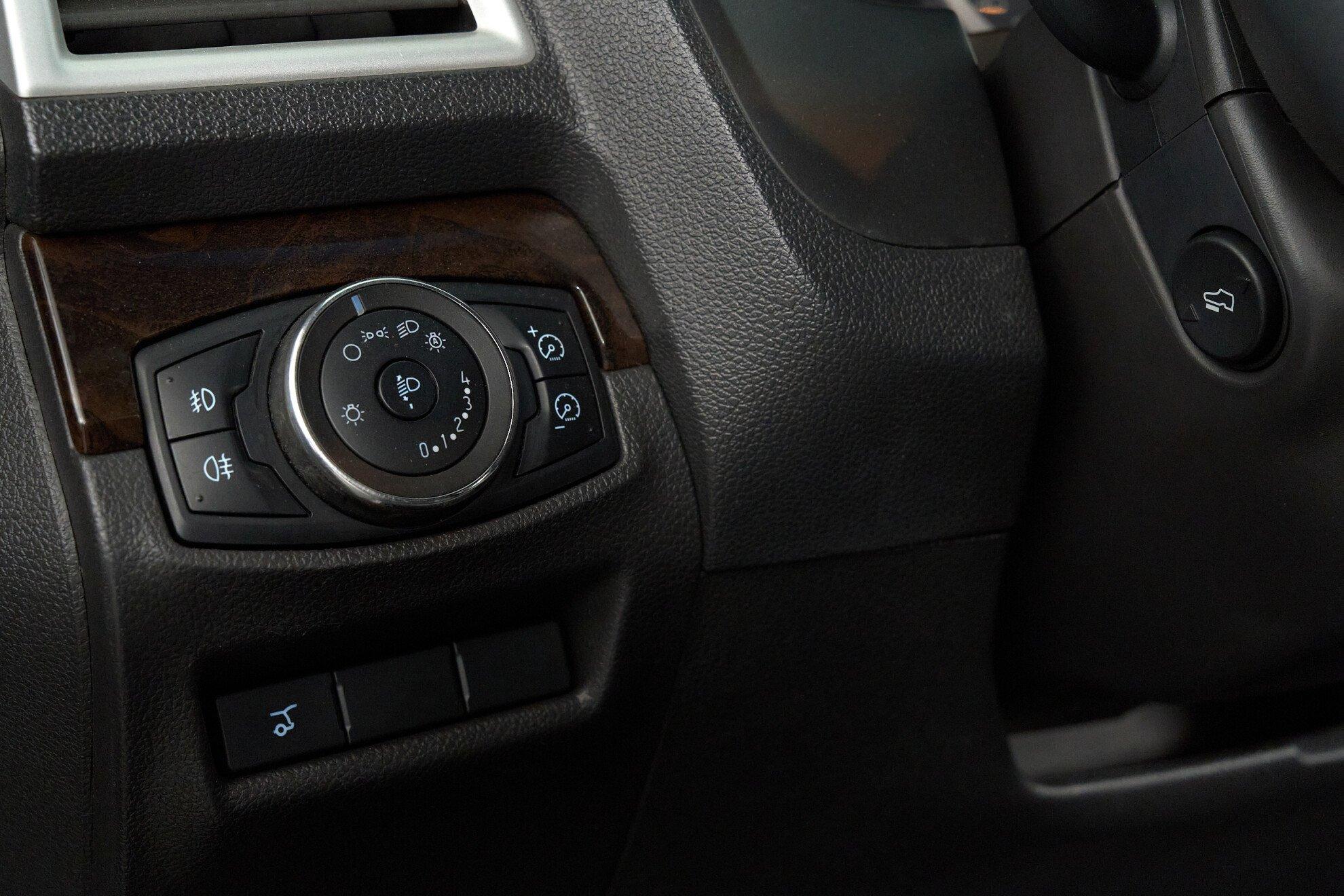 Ford Explorer 2014, черный