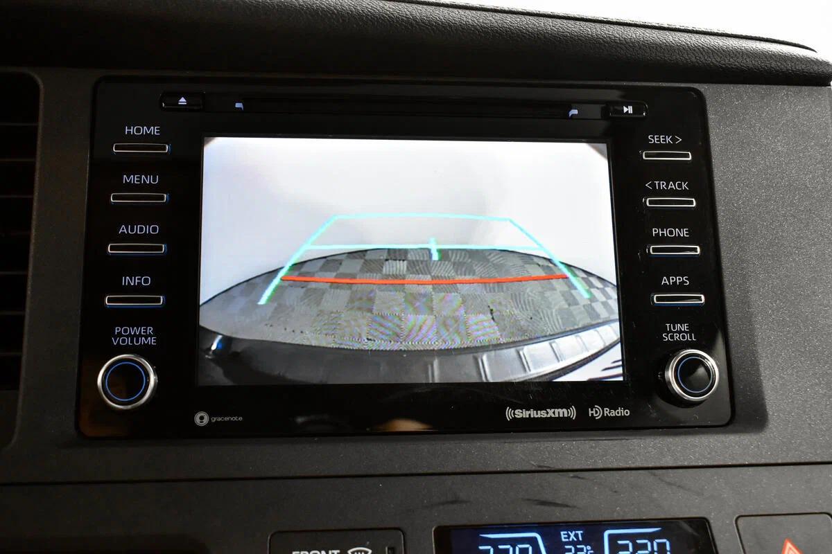 Toyota Sienna 2018, черный