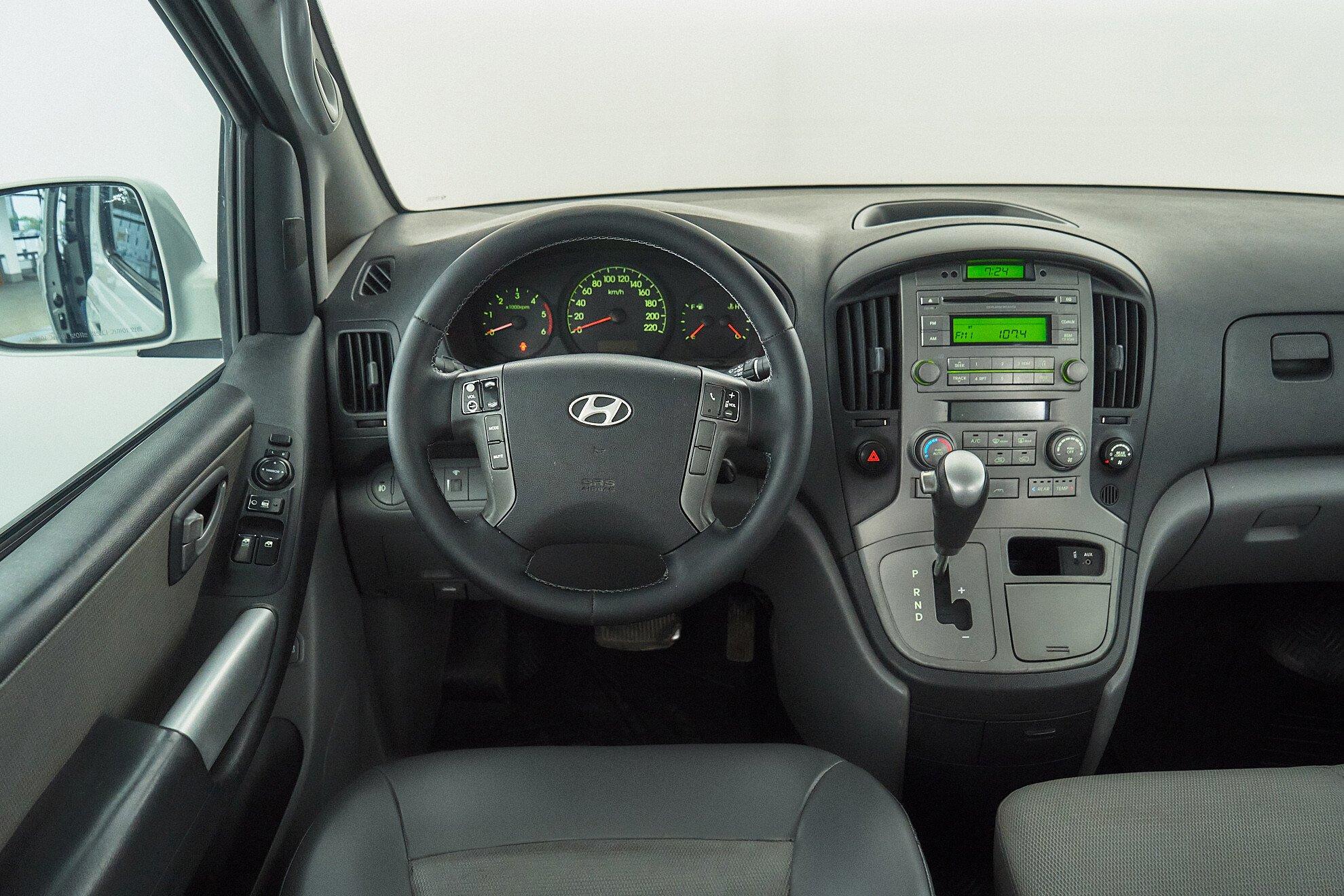 Hyundai Grand Starex 2008, белый