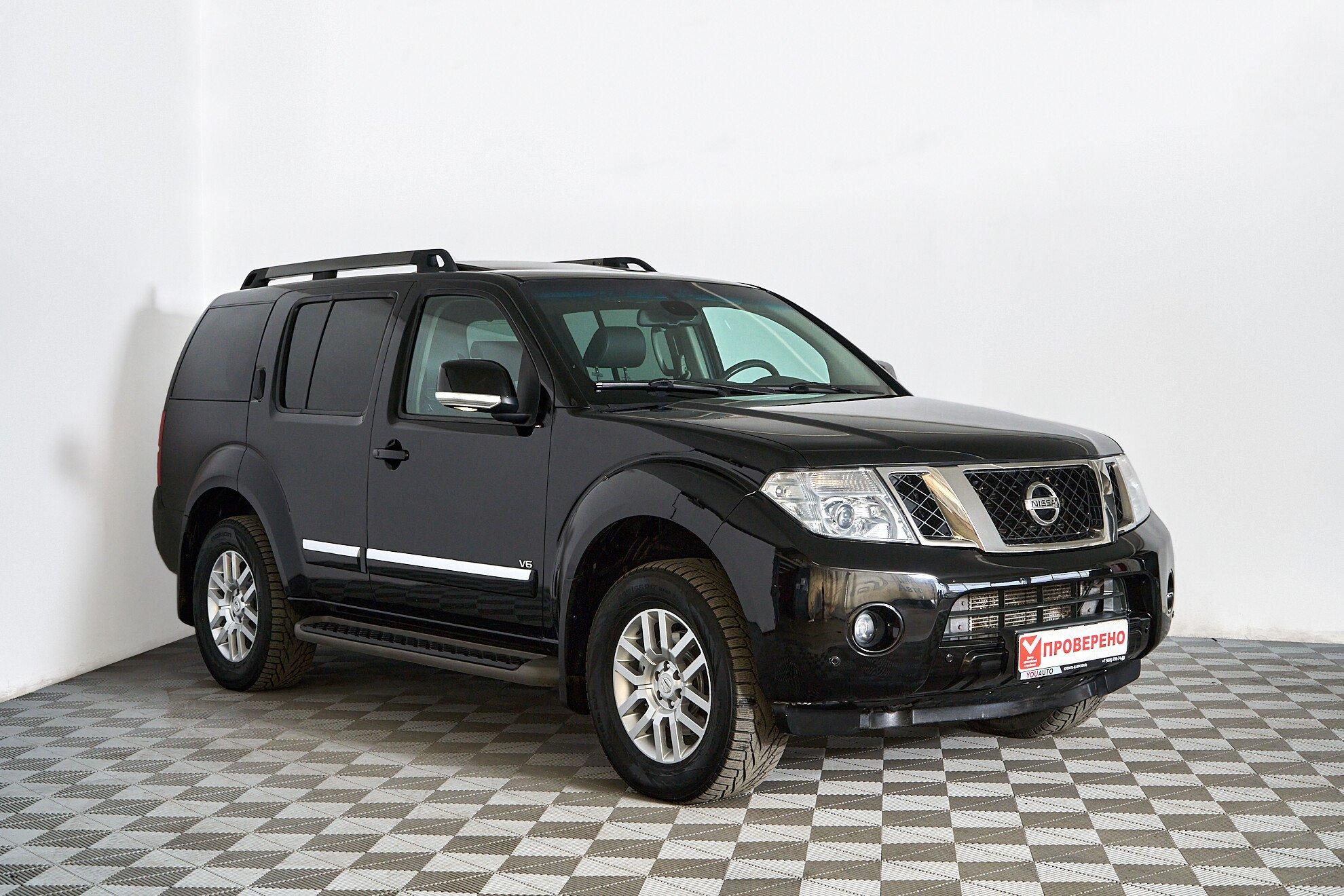 Nissan Pathfinder 2012, черный