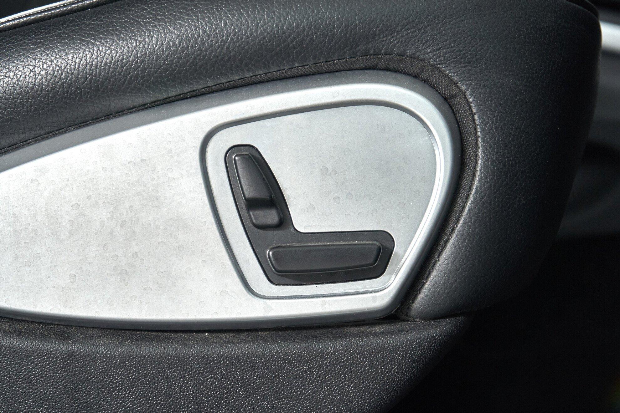 Mercedes-Benz M-Класс 2011, черный