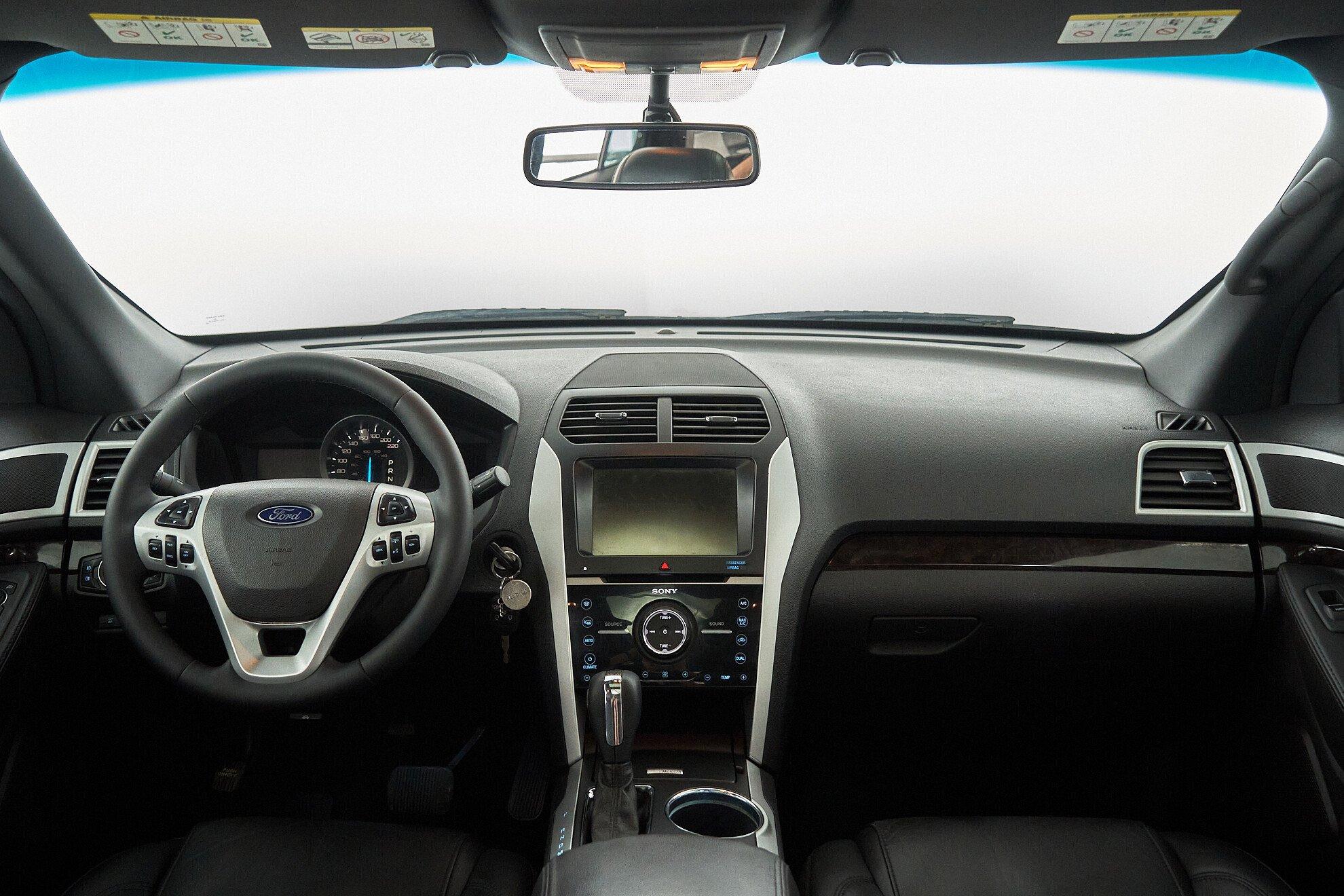Ford Explorer 2013, черный