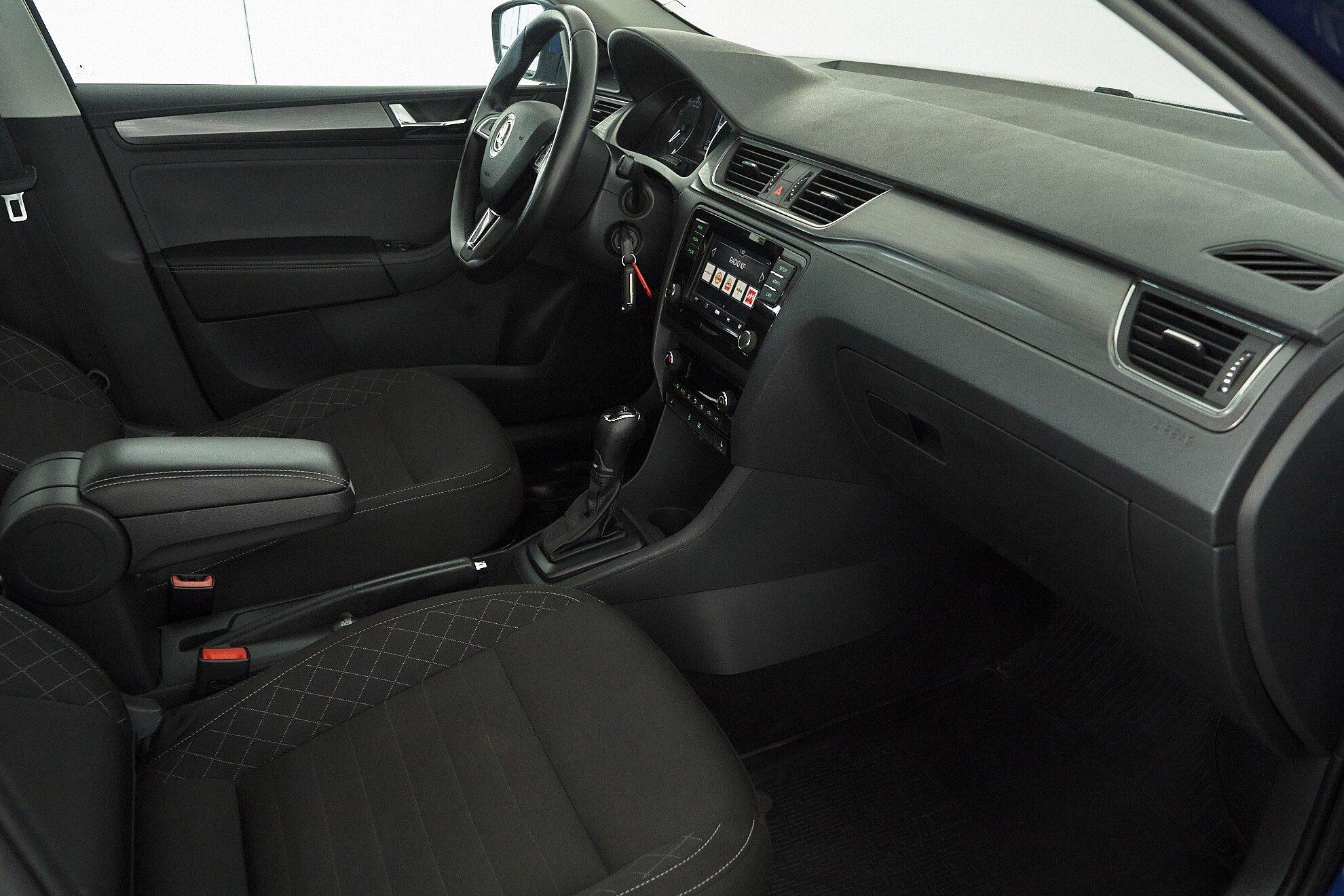 Skoda Rapid 2018, синий