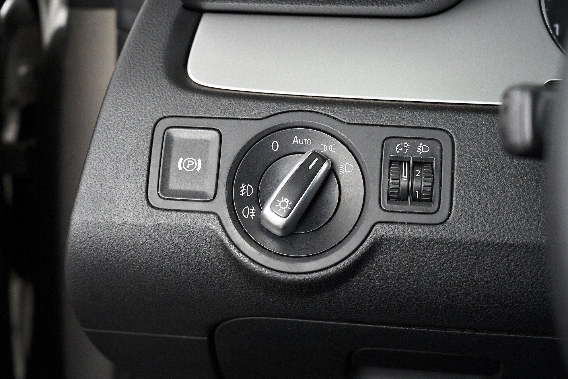Volkswagen Passat CC 2010, бежевый