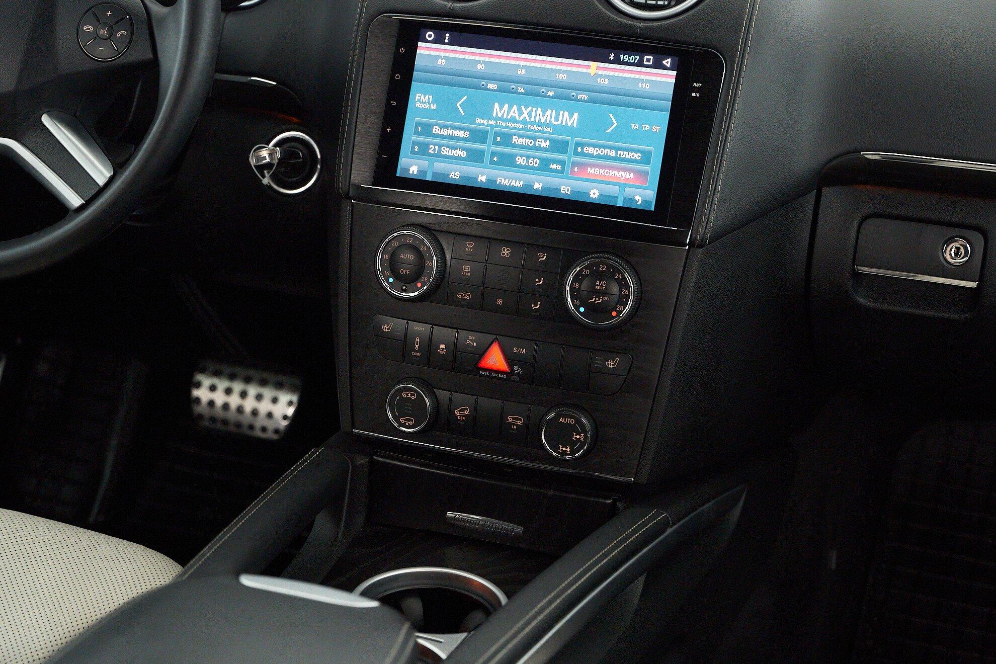 Mercedes-Benz GL-Класс 2011, белый