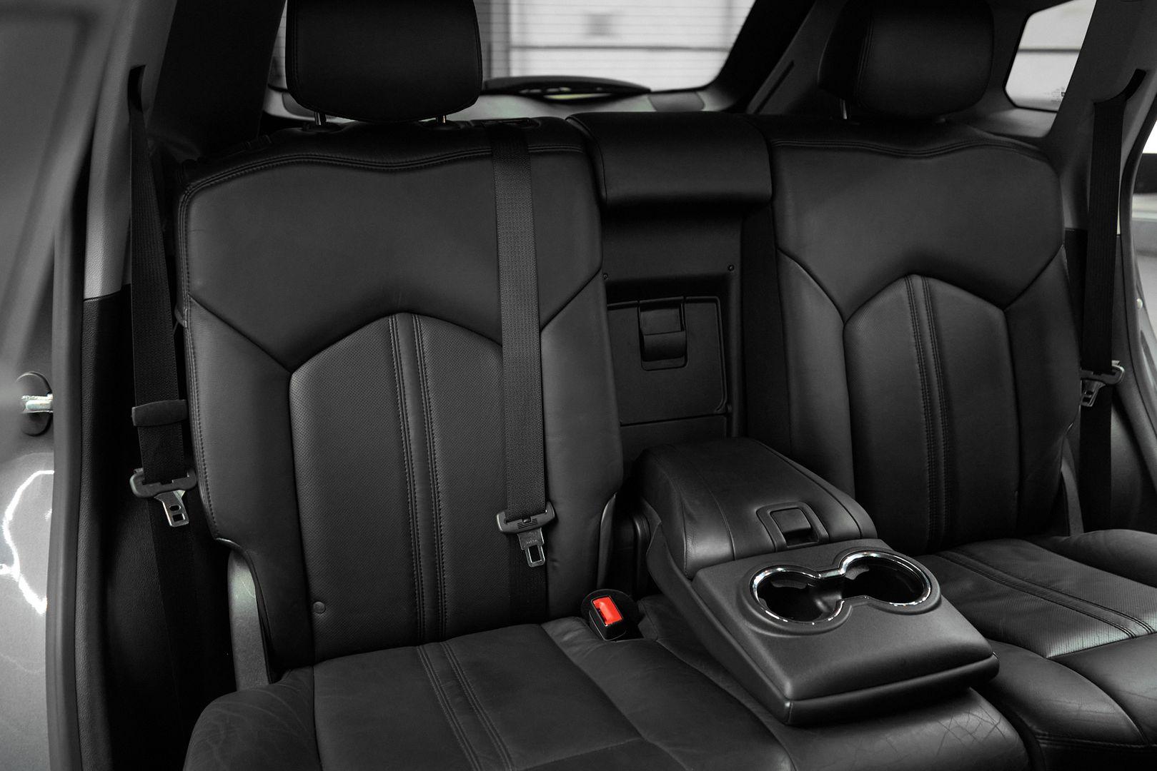 Cadillac SRX 2010, серый
