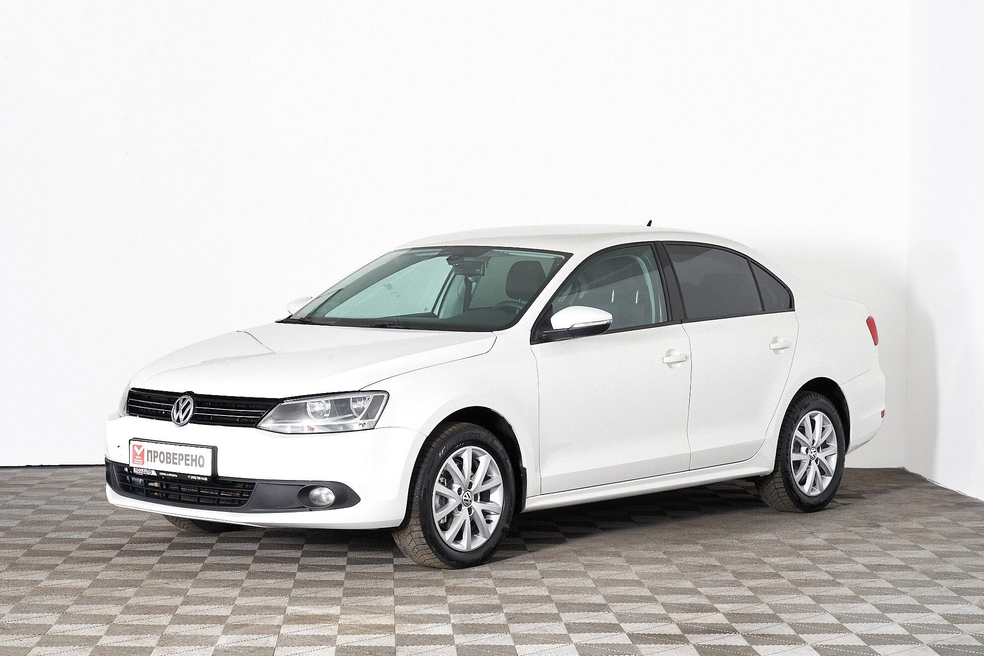 Volkswagen Jetta 2013, белый