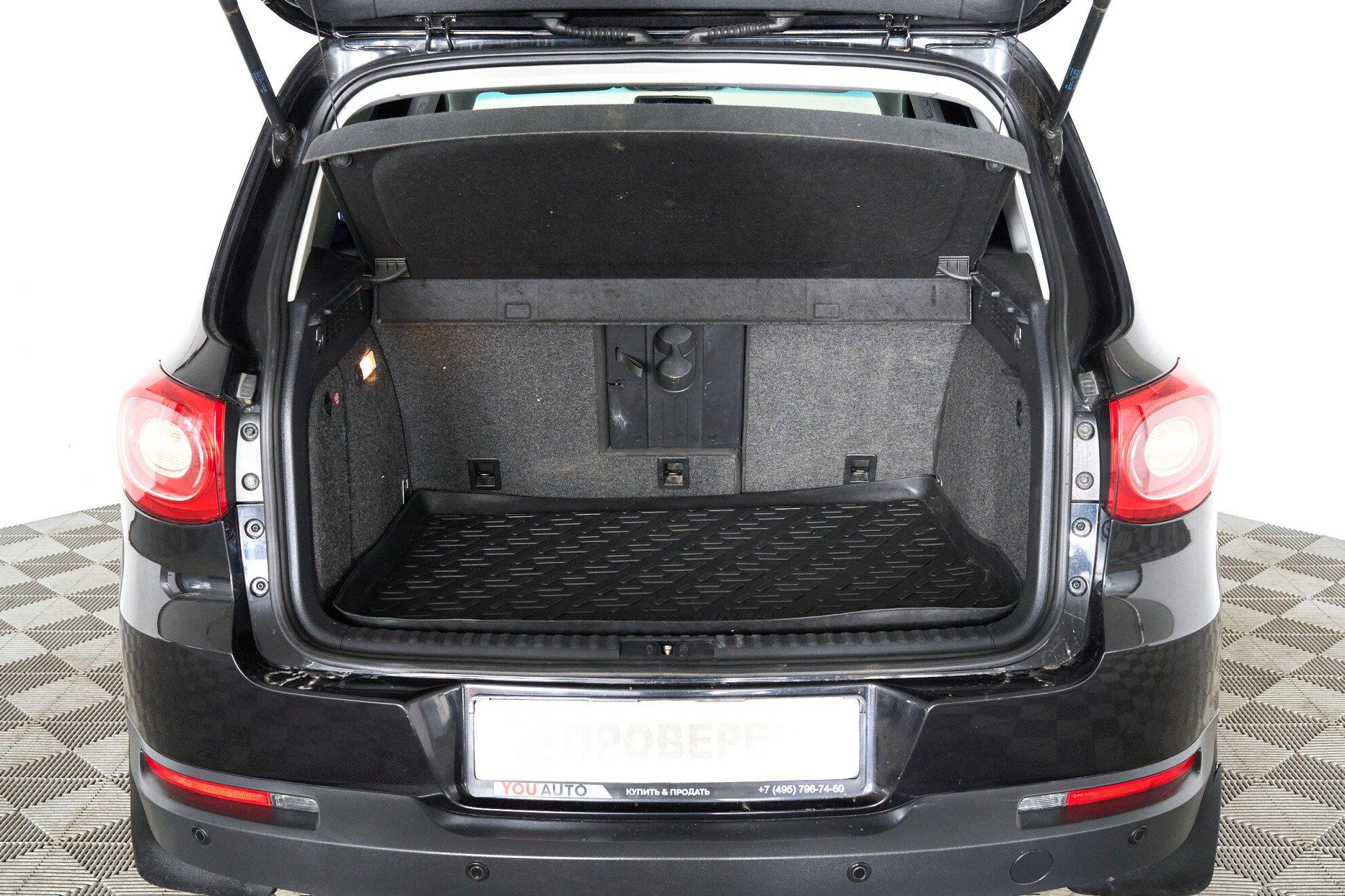 Volkswagen Tiguan 2008, черный