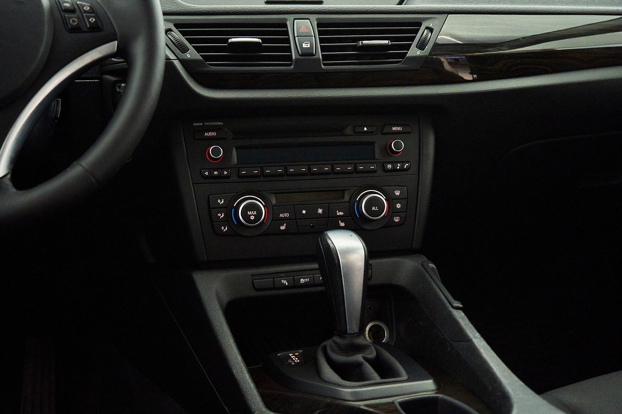 BMW X1 2012, серебряный