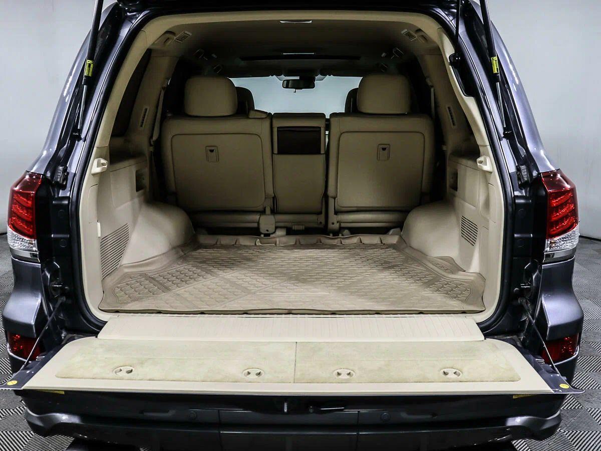 Lexus LX 2014, серый