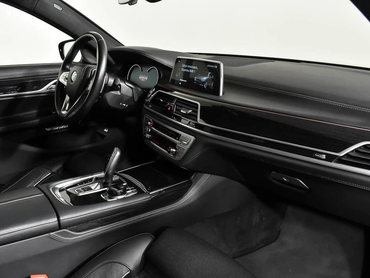 BMW 7 серии 2018, черный