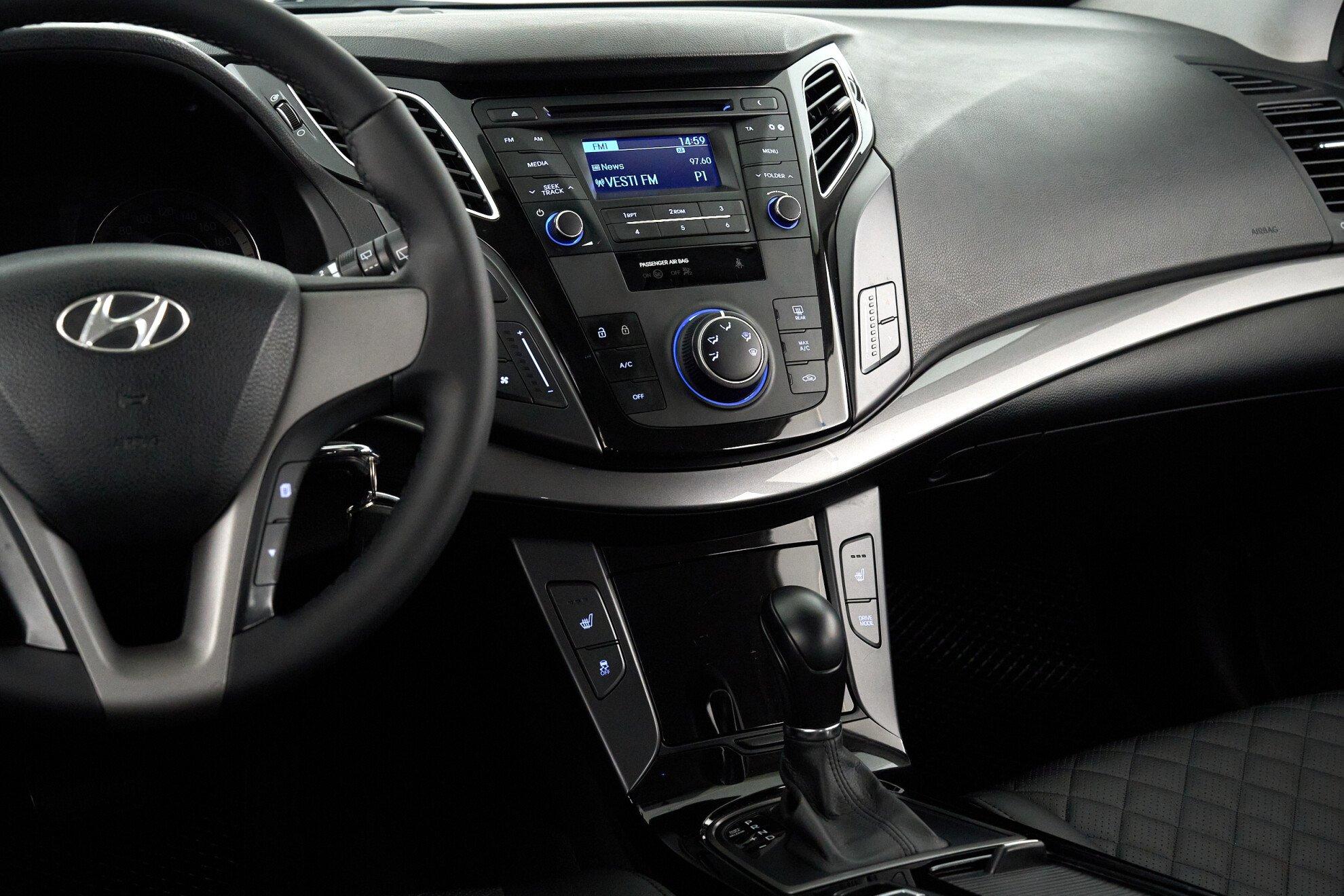 Hyundai i40 2016, синий