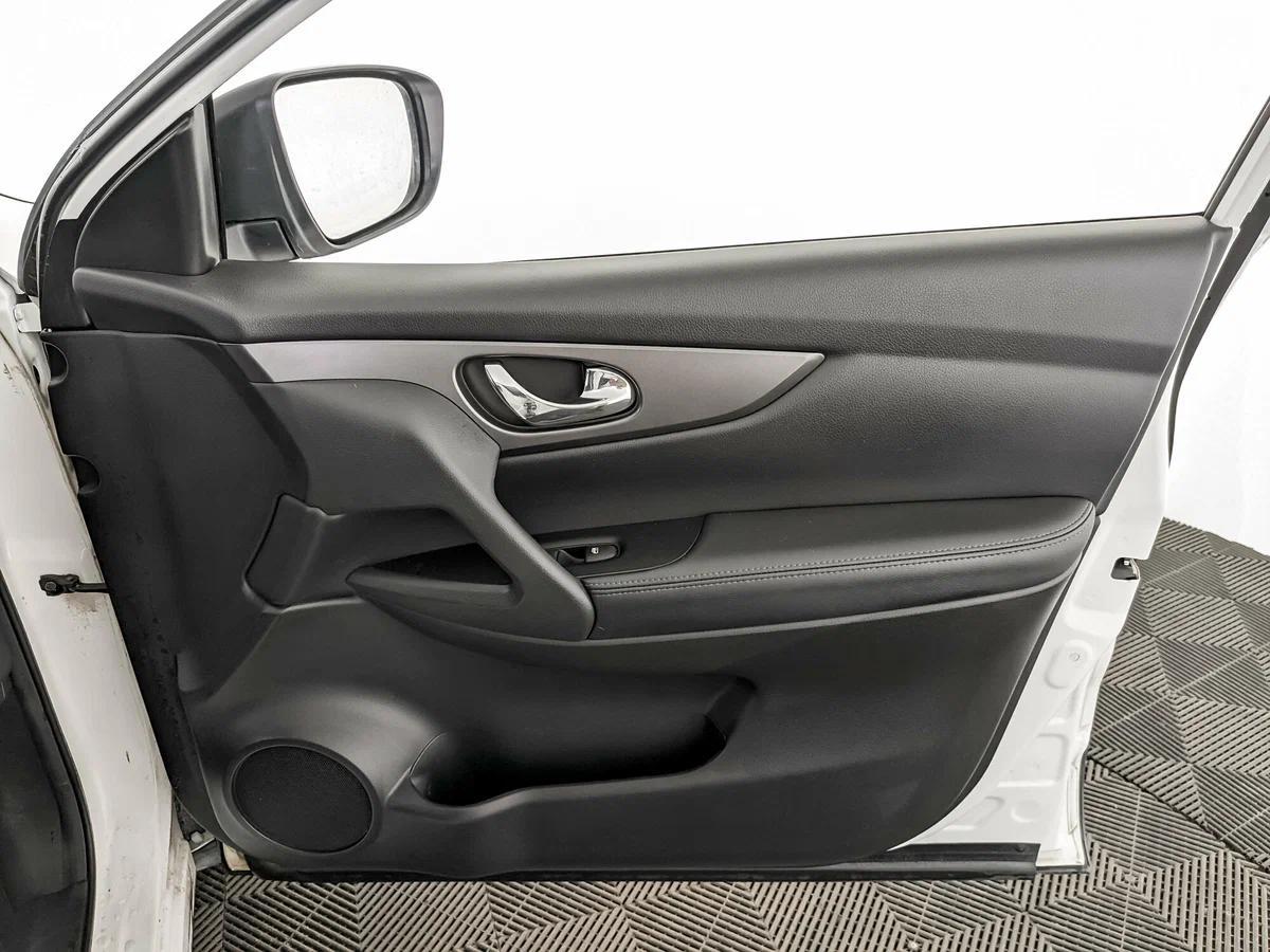 Nissan Qashqai 2021, белый