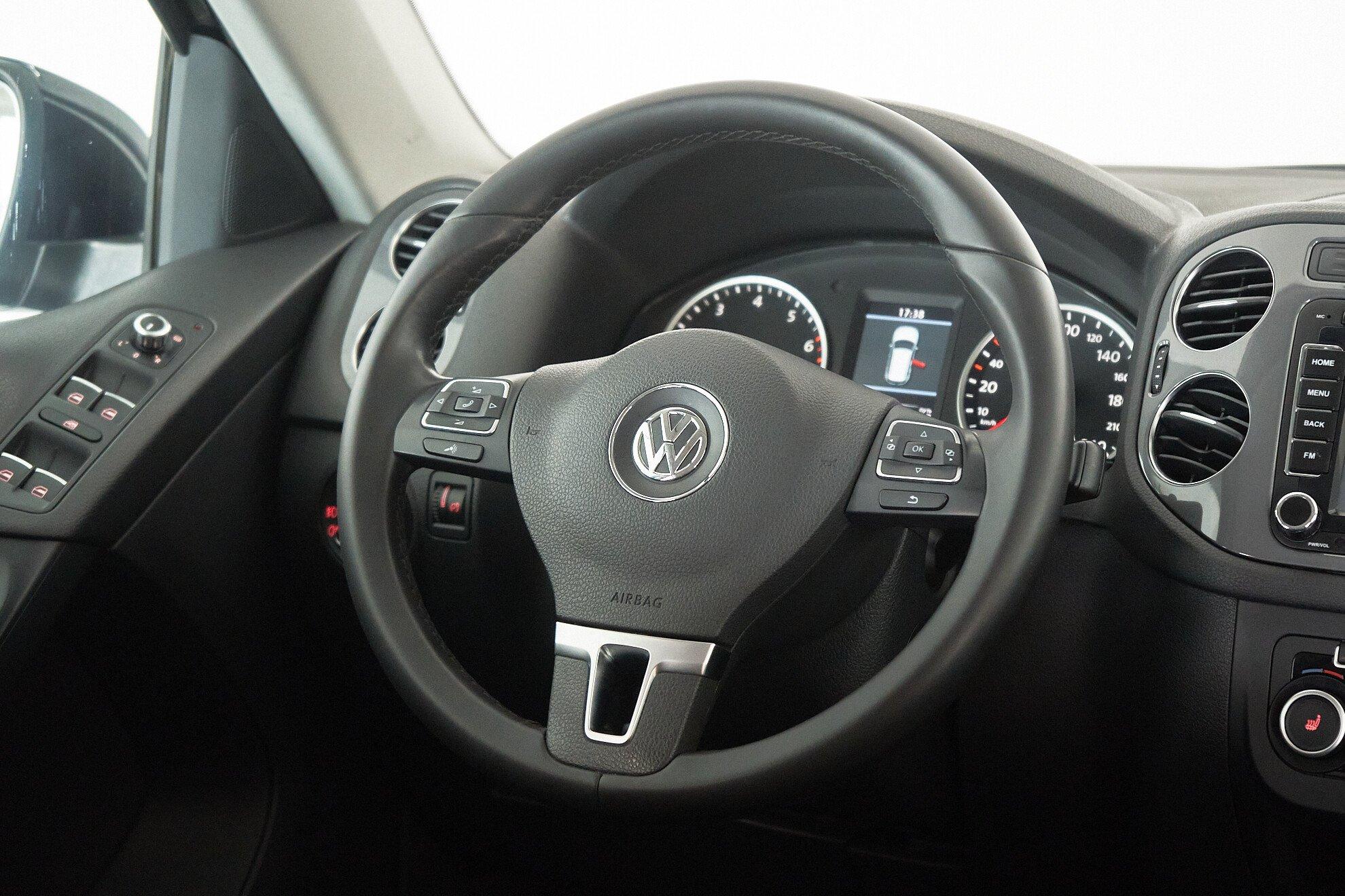 Volkswagen Tiguan 2013, черный
