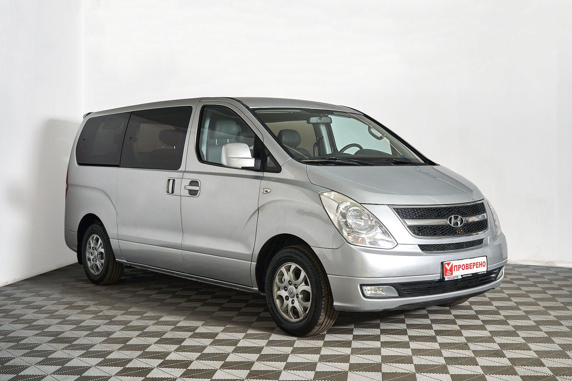 Hyundai Grand Starex 2010, серебряный