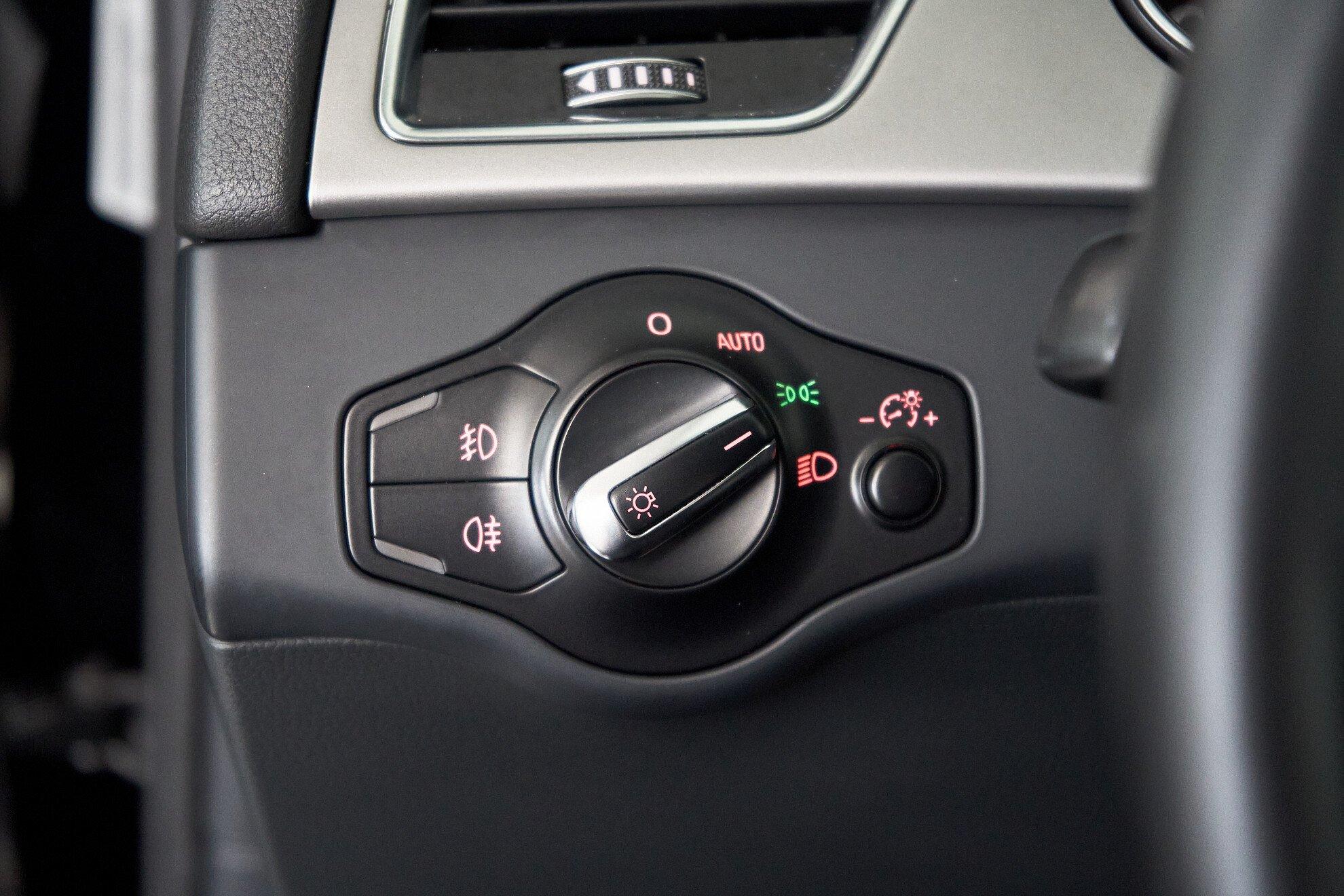 Audi A4 2012, черный