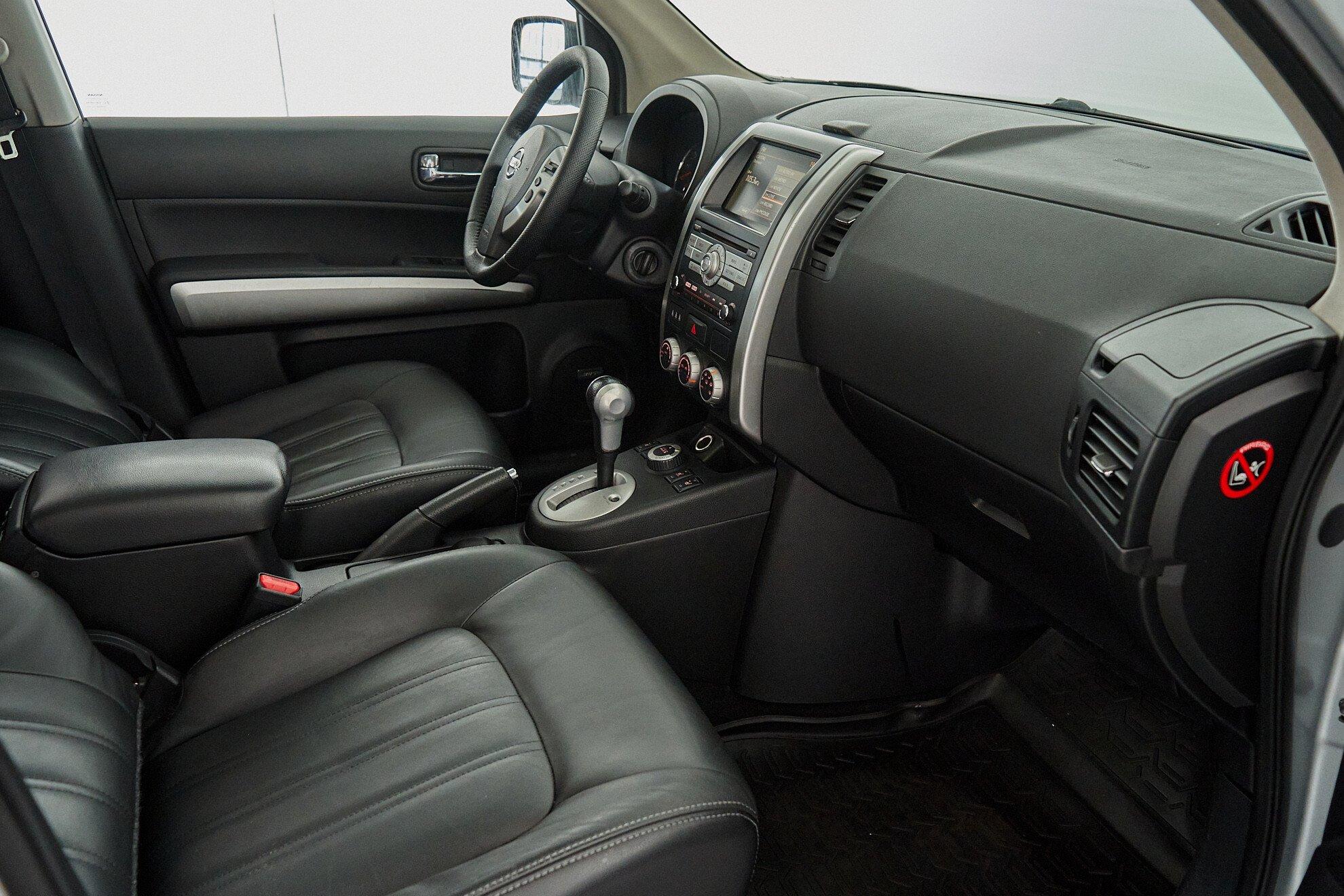 Nissan X-Trail 2013, серебряный