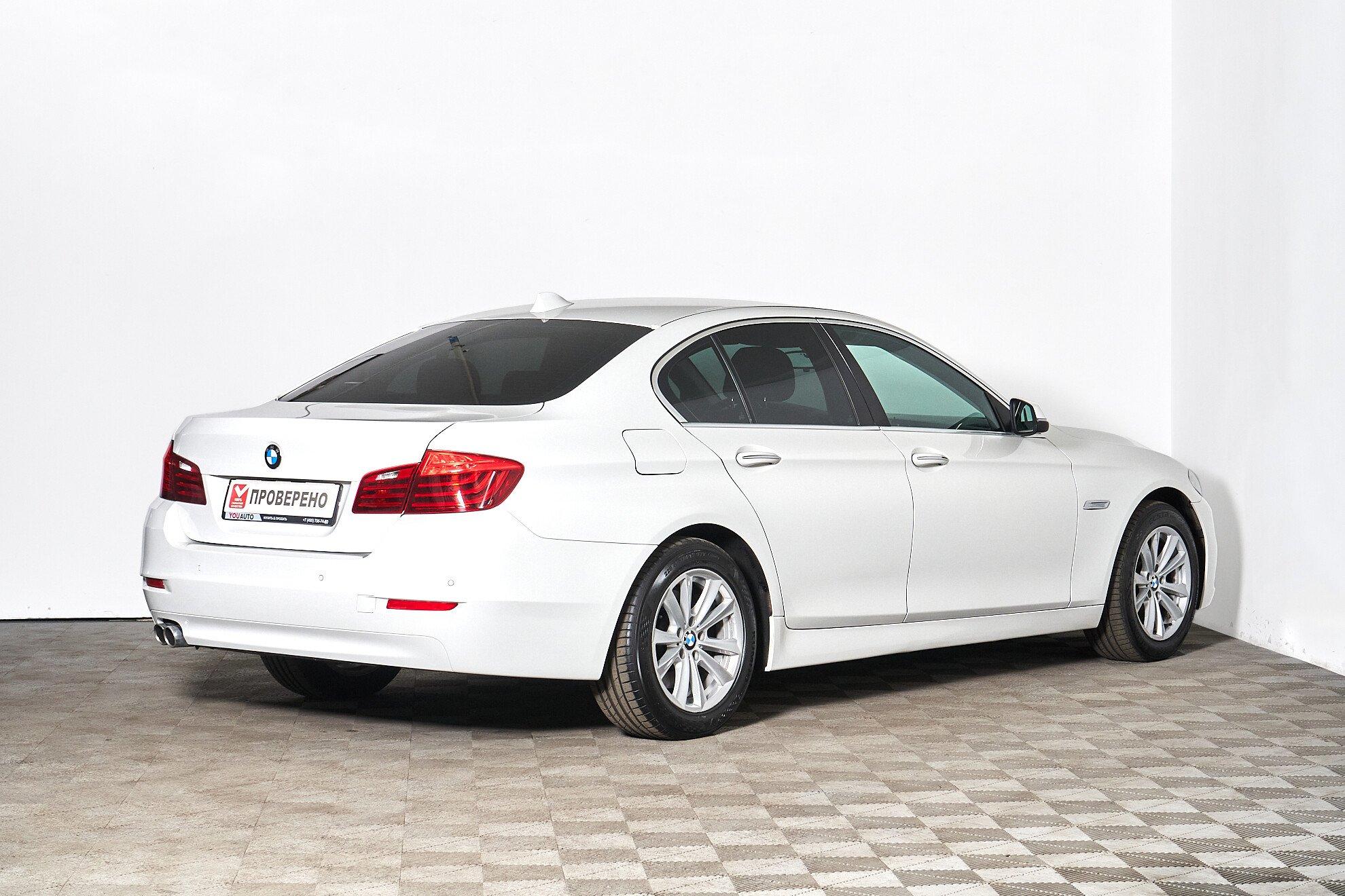 BMW 5 серии 2013, белый