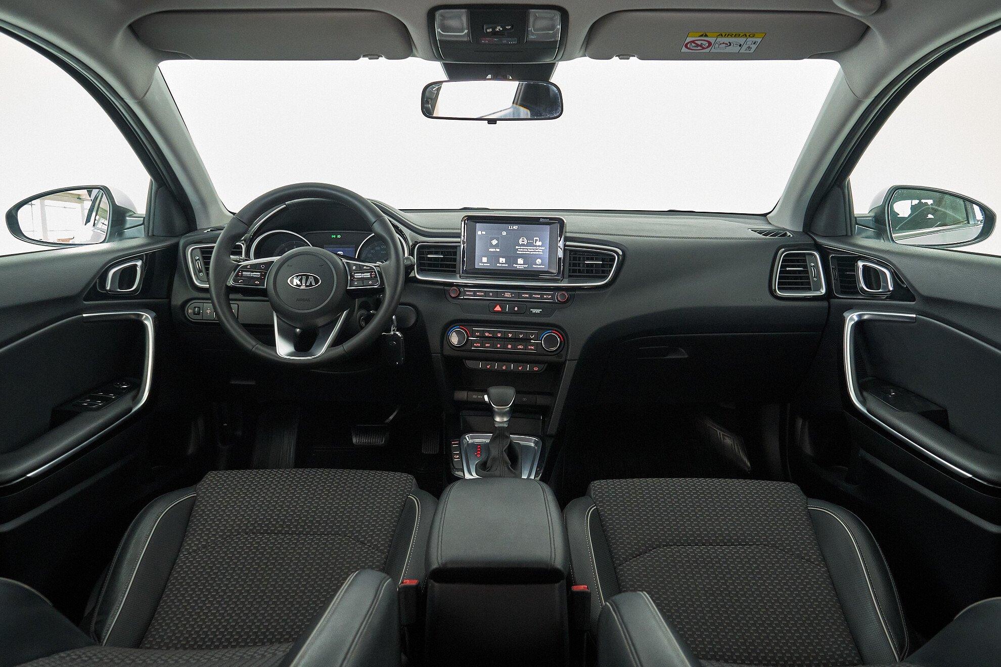 Kia Ceed 2018, белый