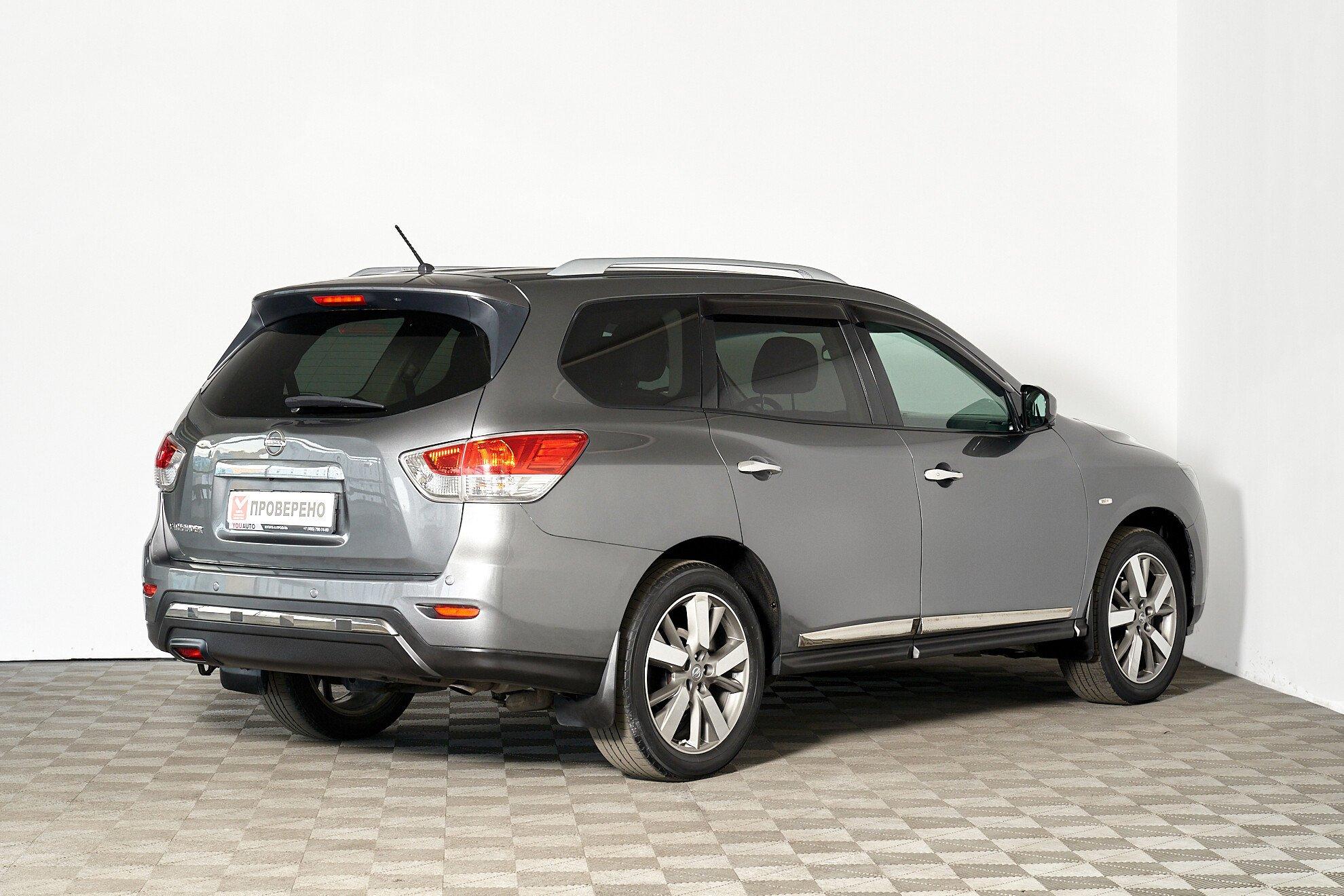 Nissan Pathfinder 2014, серый