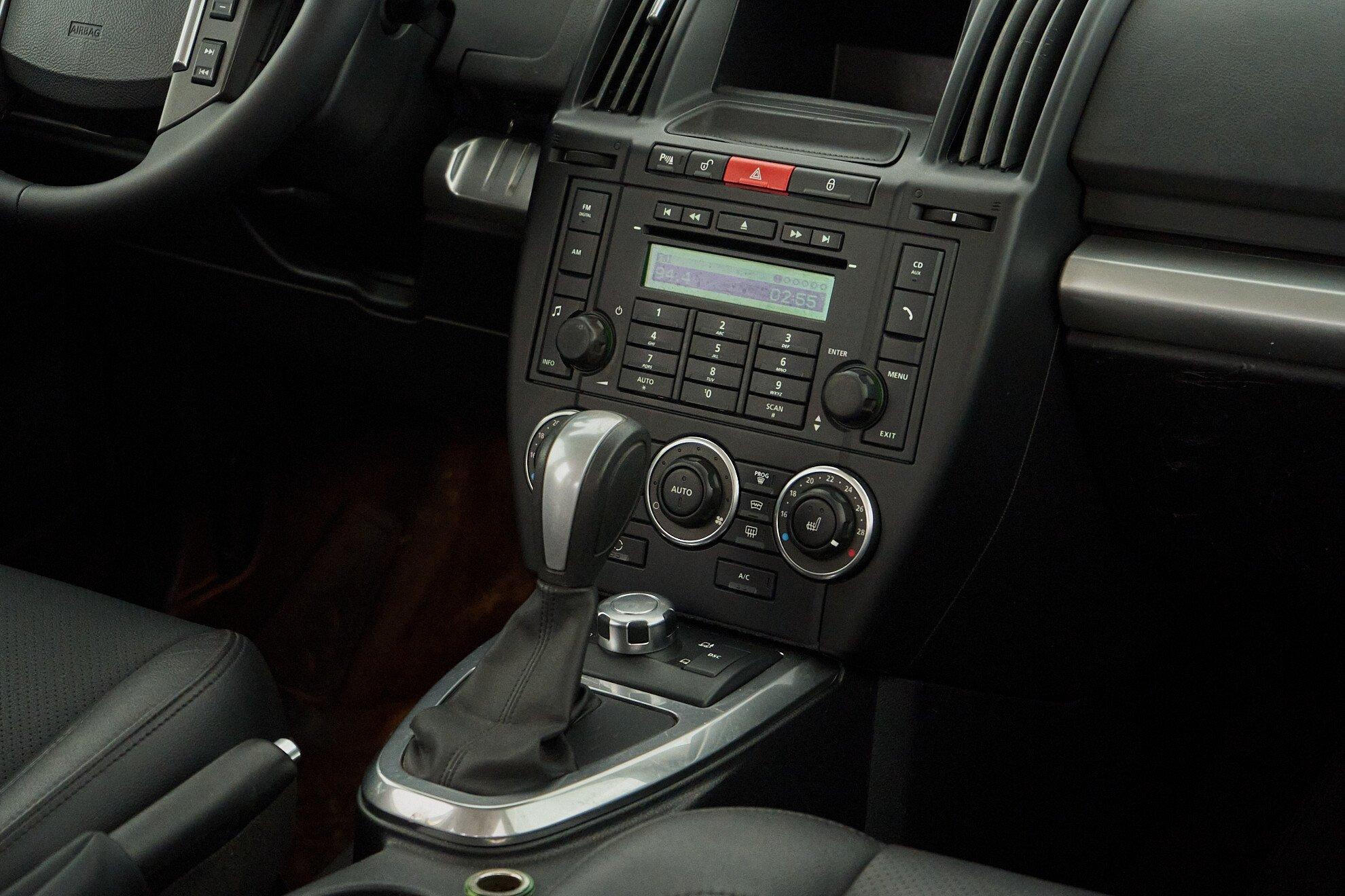 Land Rover Freelander 2010, серый