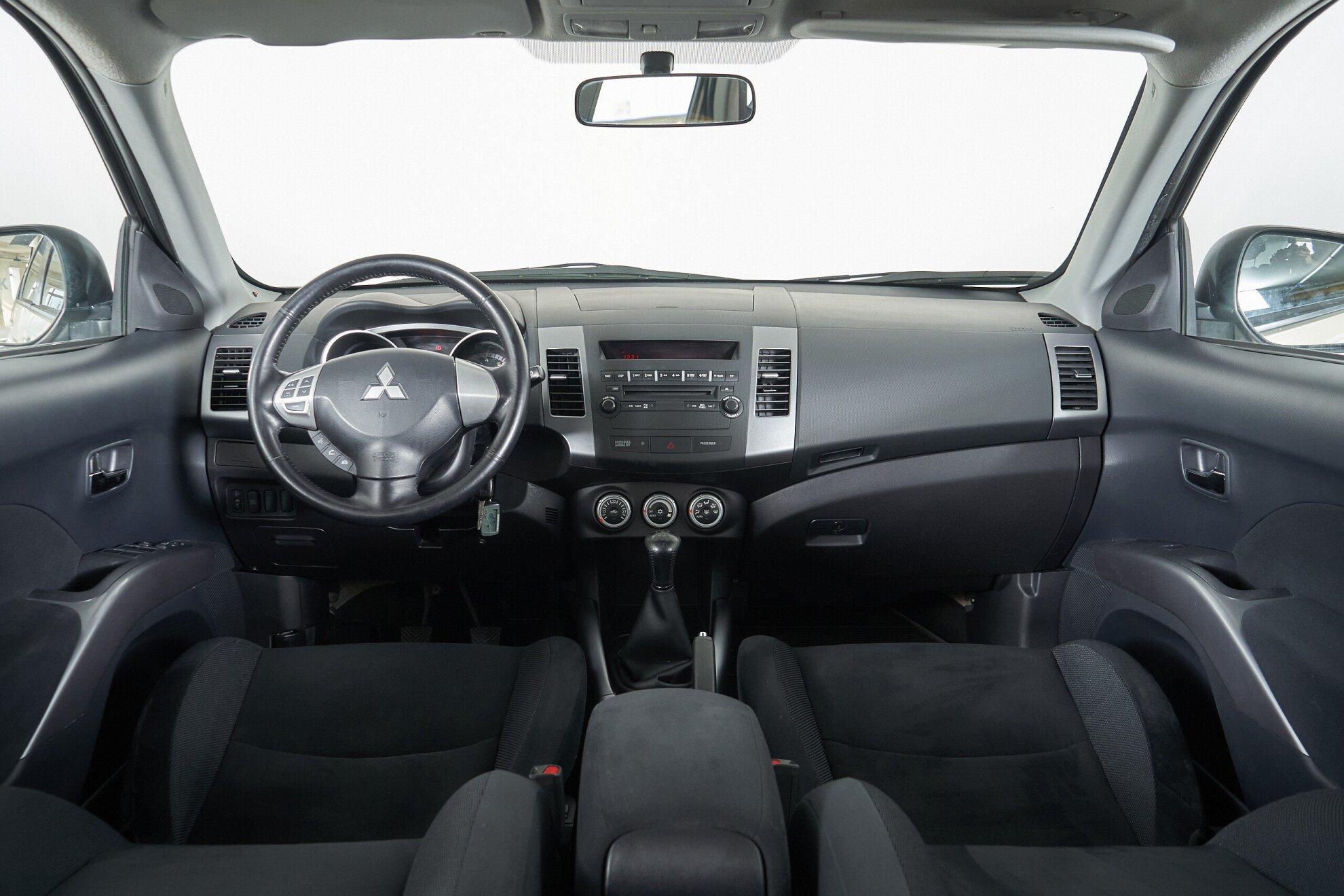 Mitsubishi Outlander 2008, бежевый