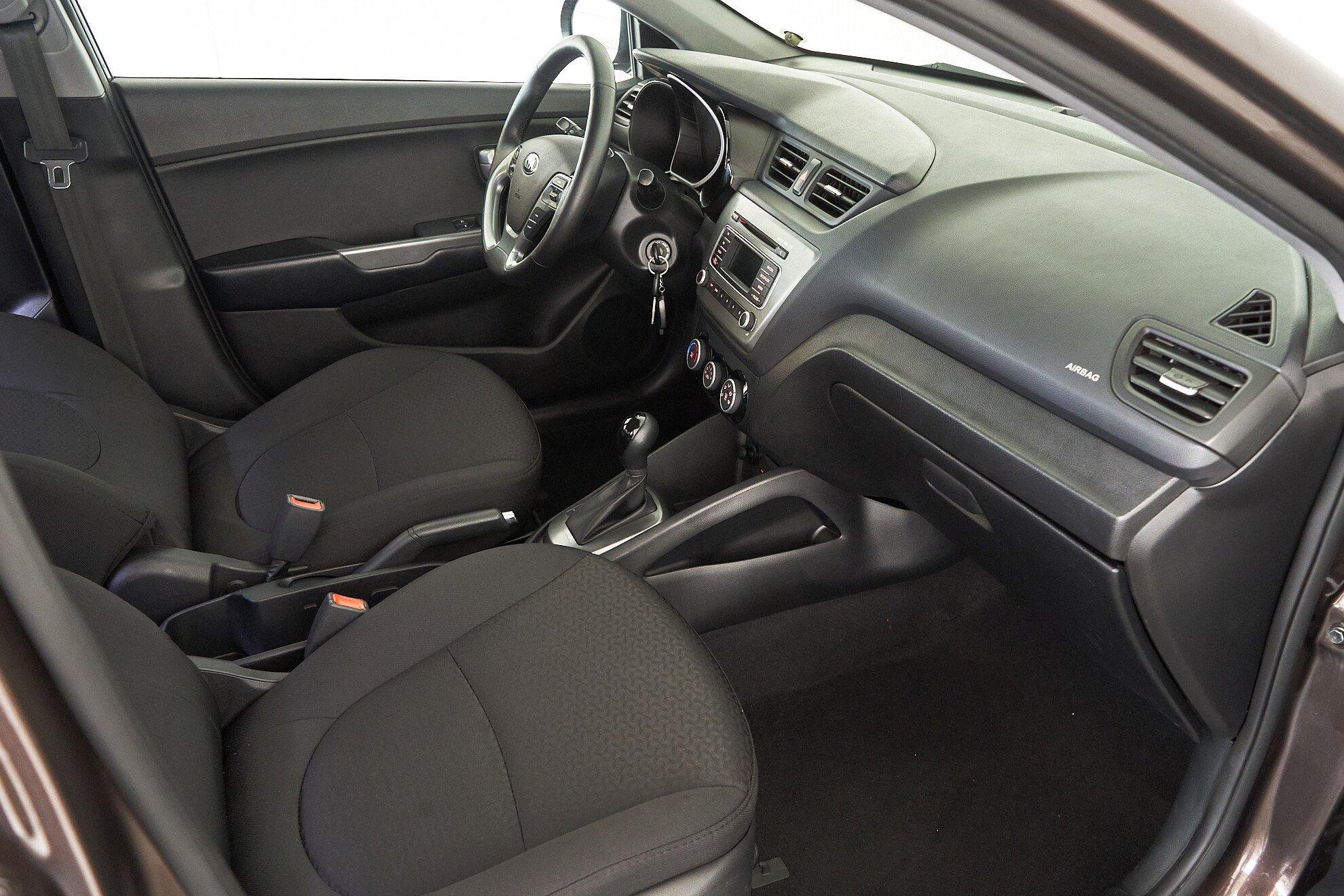 Kia Rio 2016, коричневый