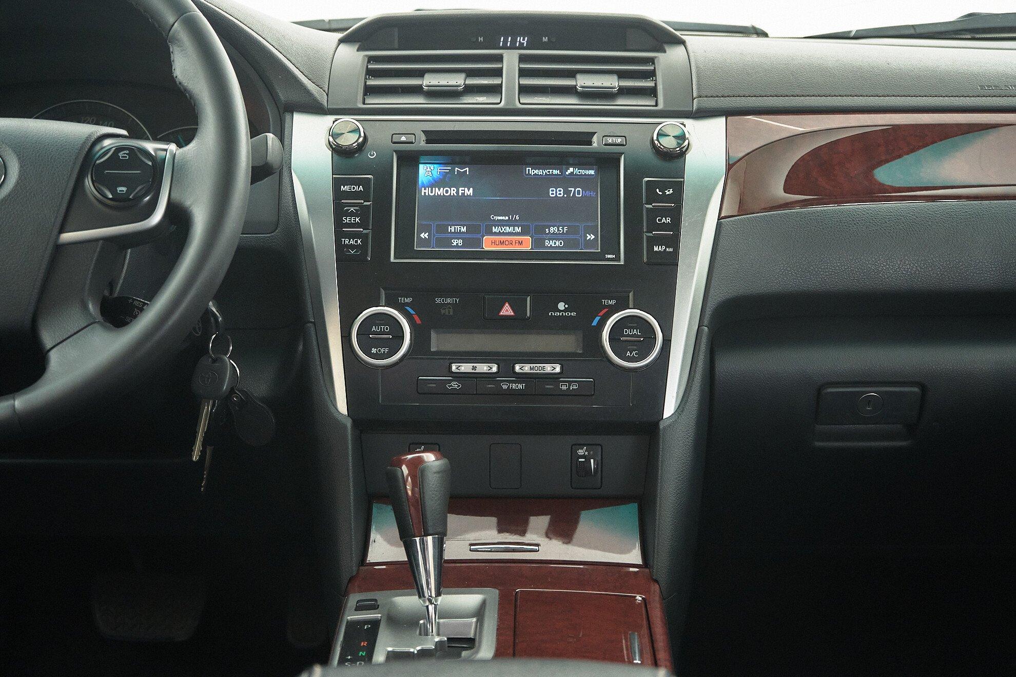 Toyota Camry 2014, черный