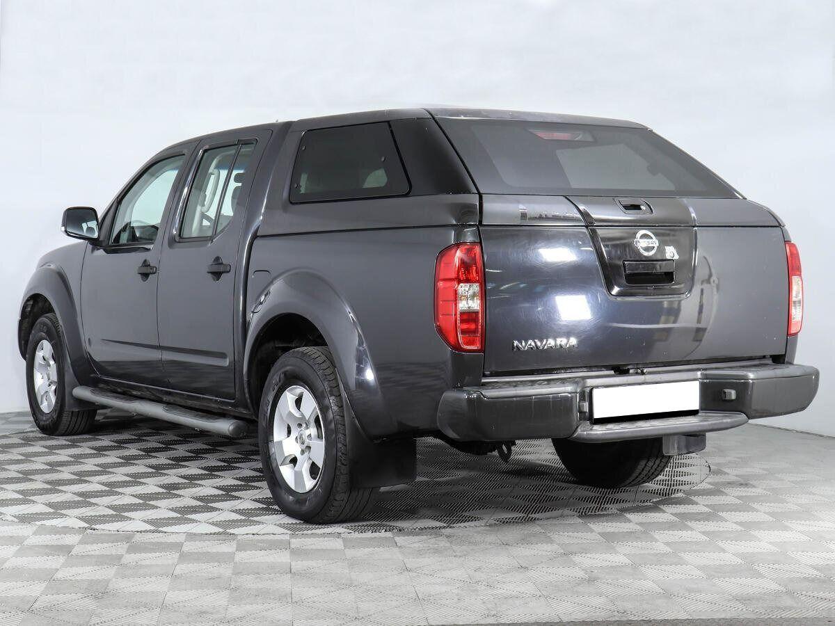 Nissan Navara (Frontier) 2009, серый