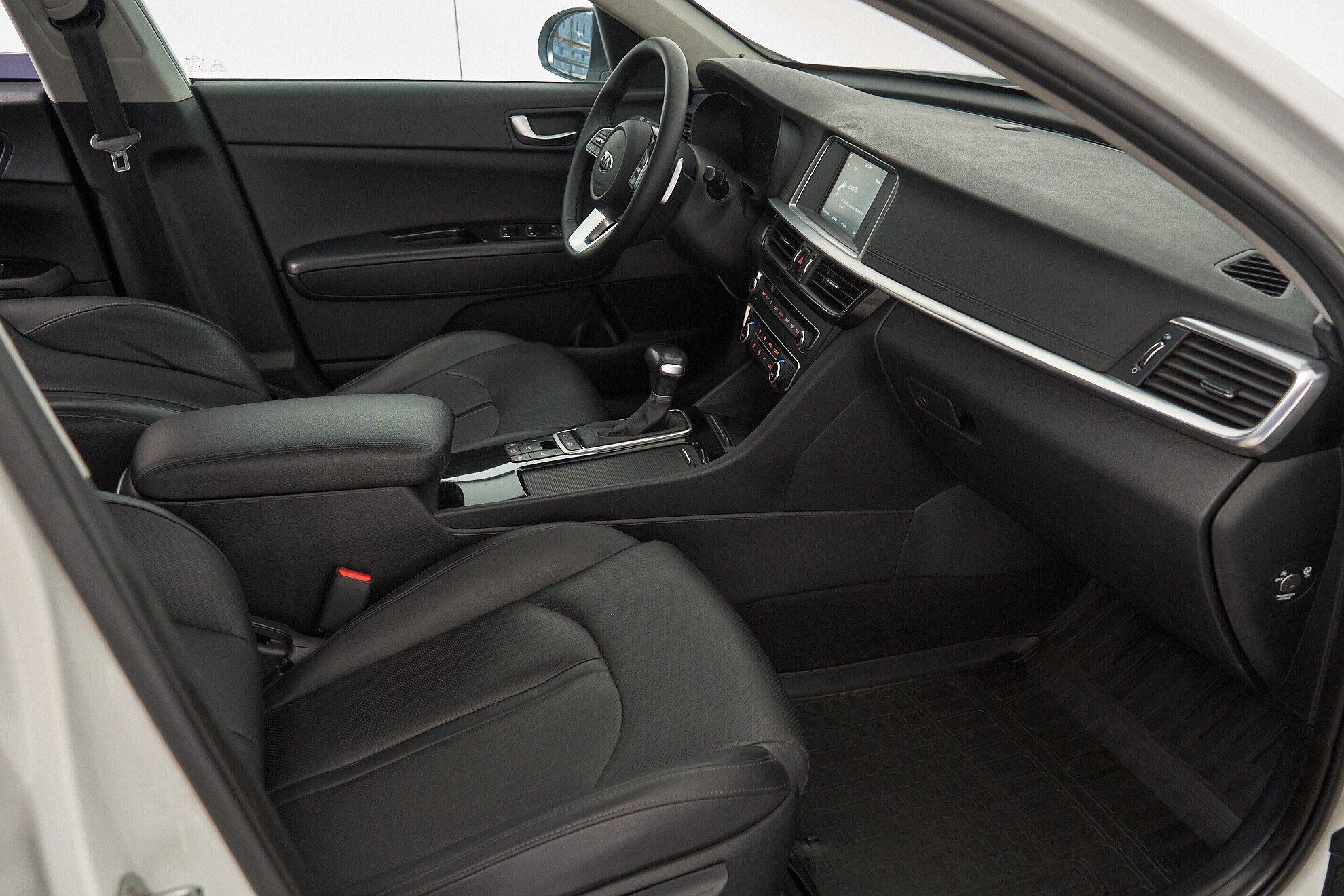 Kia Optima 2019, белый