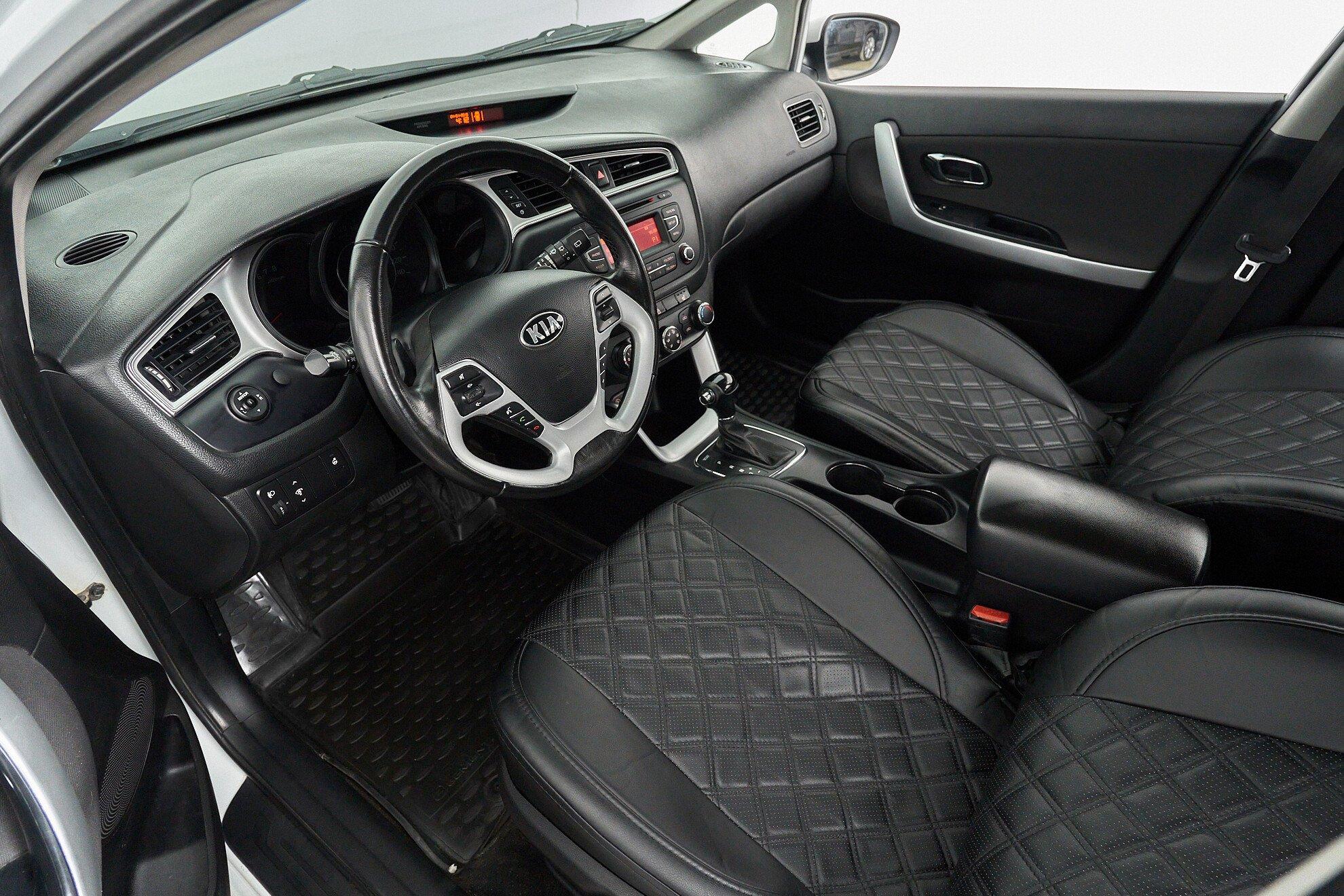 Kia Ceed 2018, белый