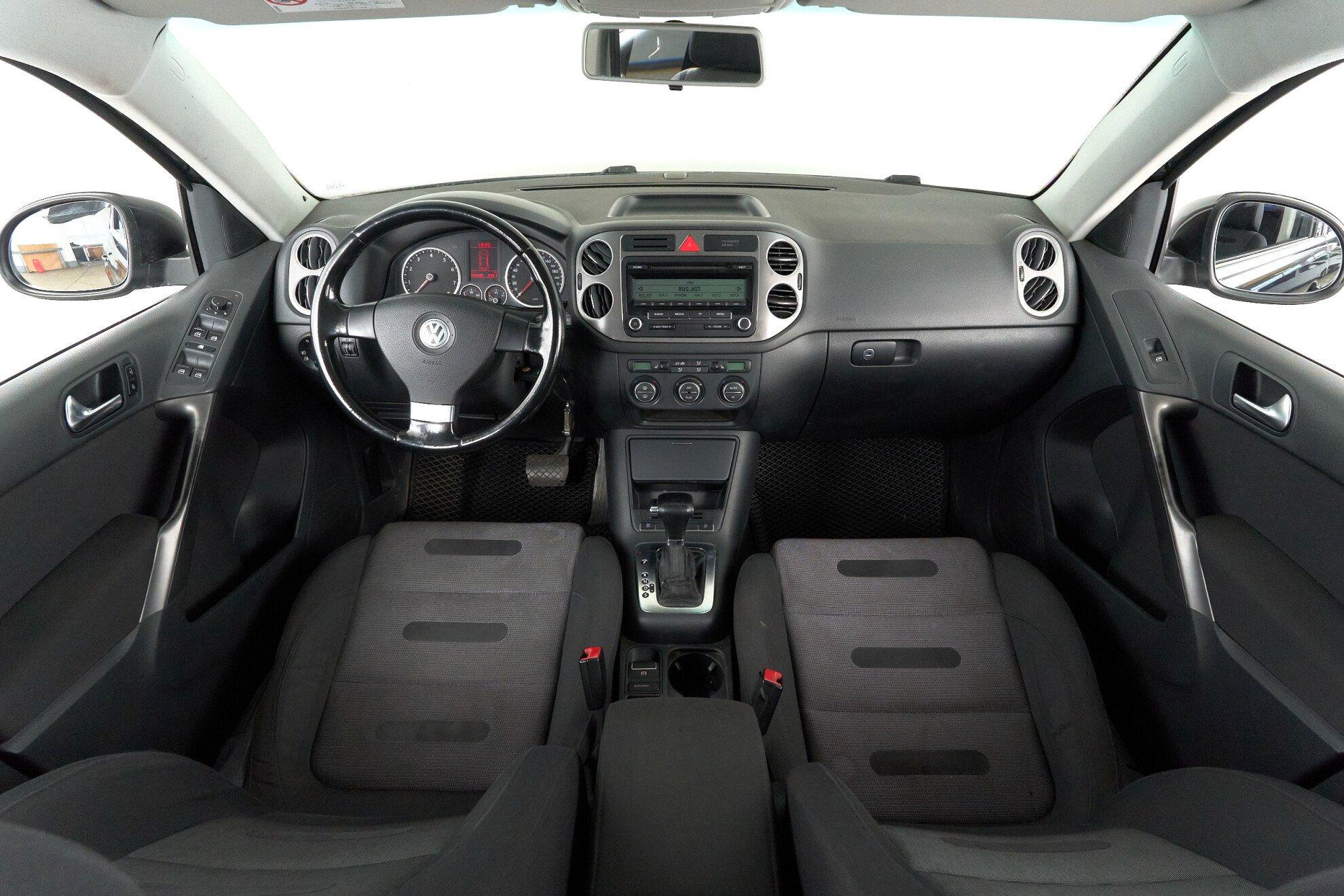Volkswagen Tiguan 2008, черный