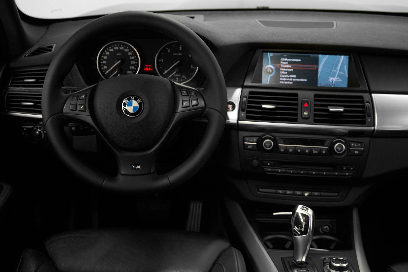 BMW X5 2010, черный