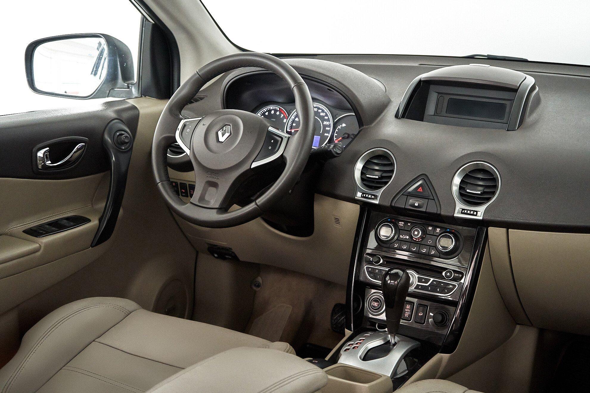 Renault Koleos 2012, белый