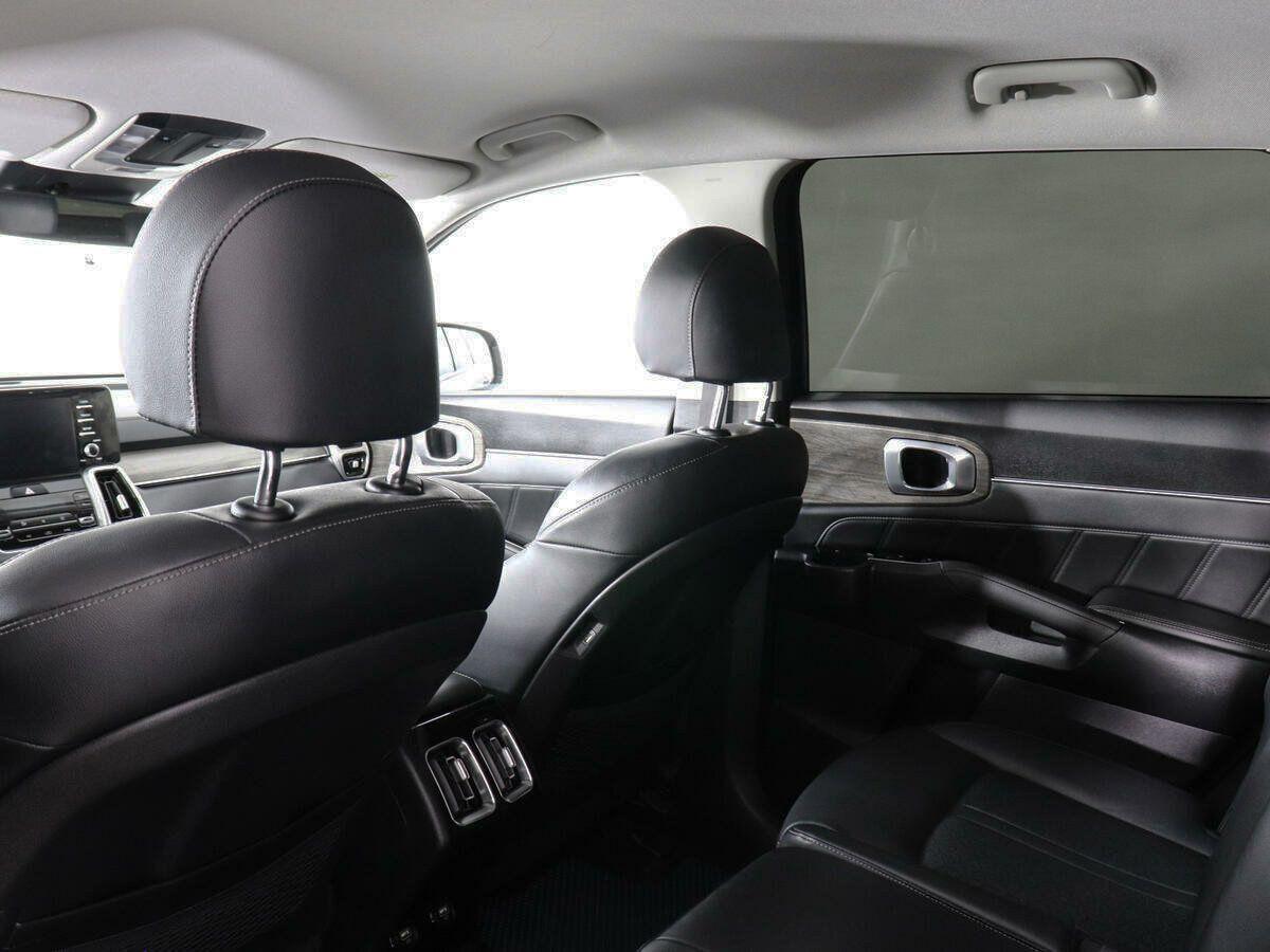 Kia Sorento 2022, черный