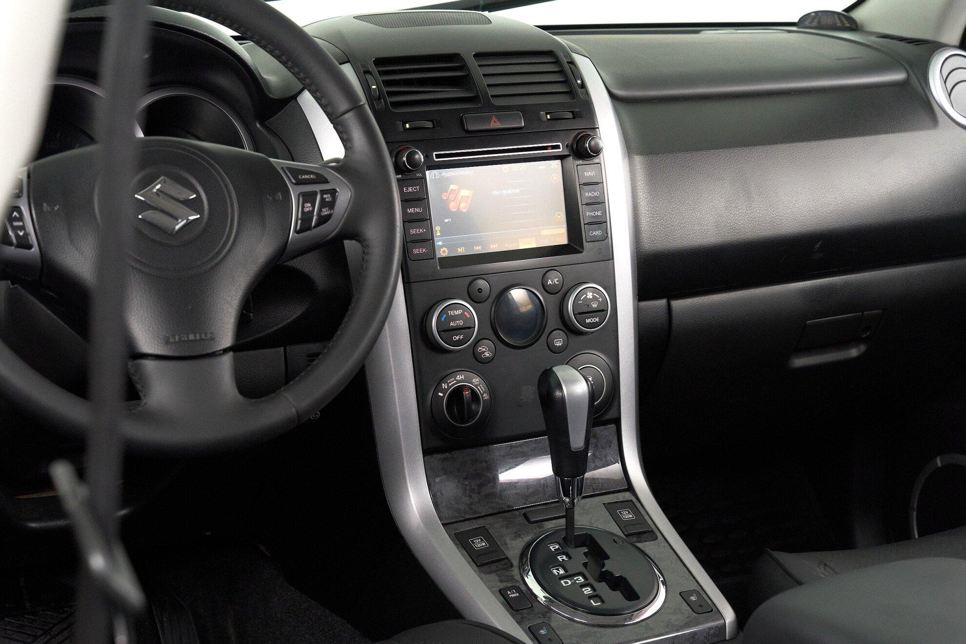 Suzuki Grand Vitara 2014, серый