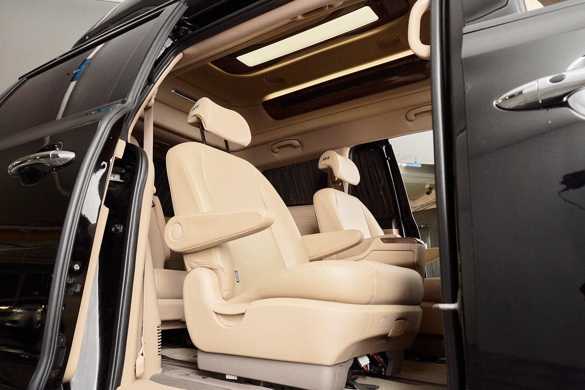 Kia Carnival 2020, черный