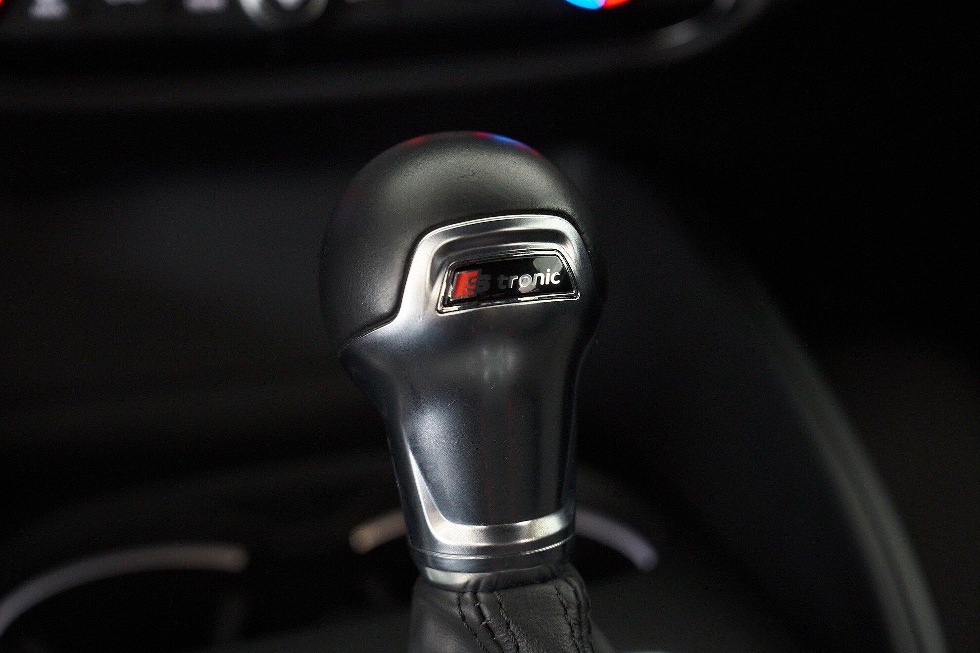 Audi A3 2018, белый
