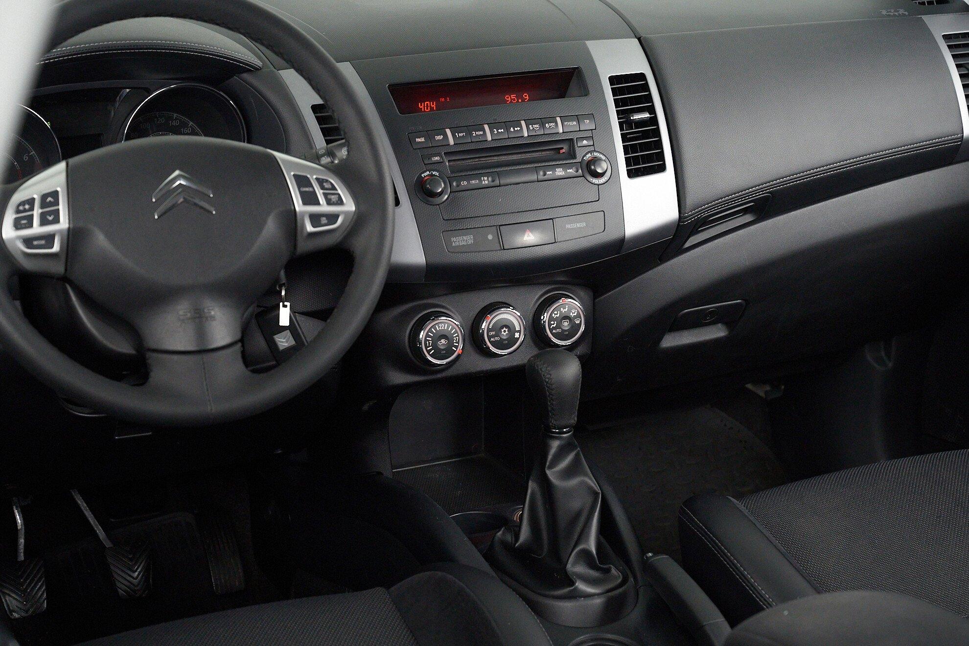 Citroen C-Crosser 2012, черный