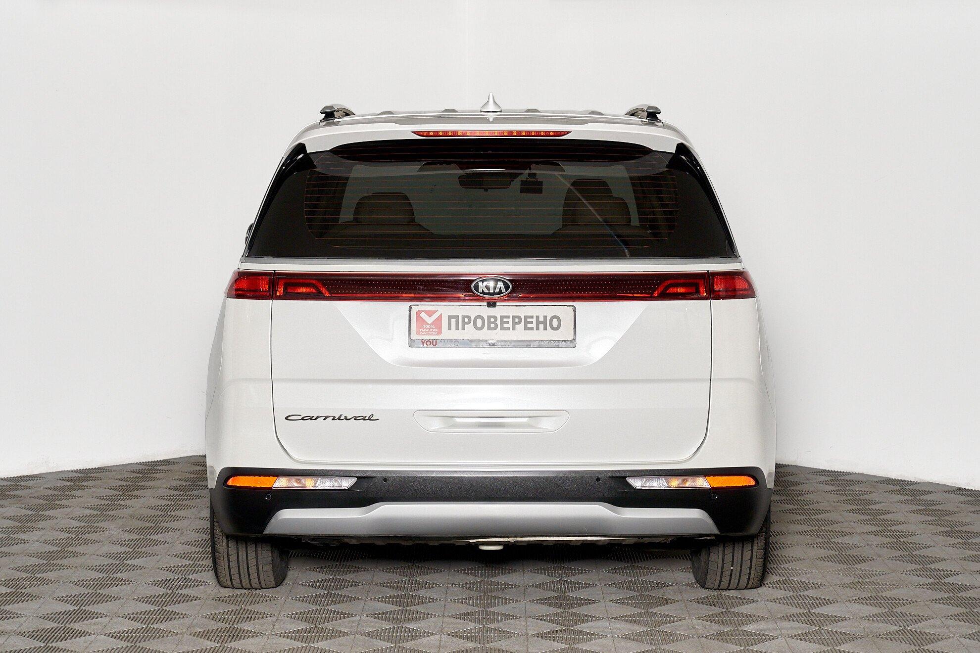 Kia Carnival 2021, белый