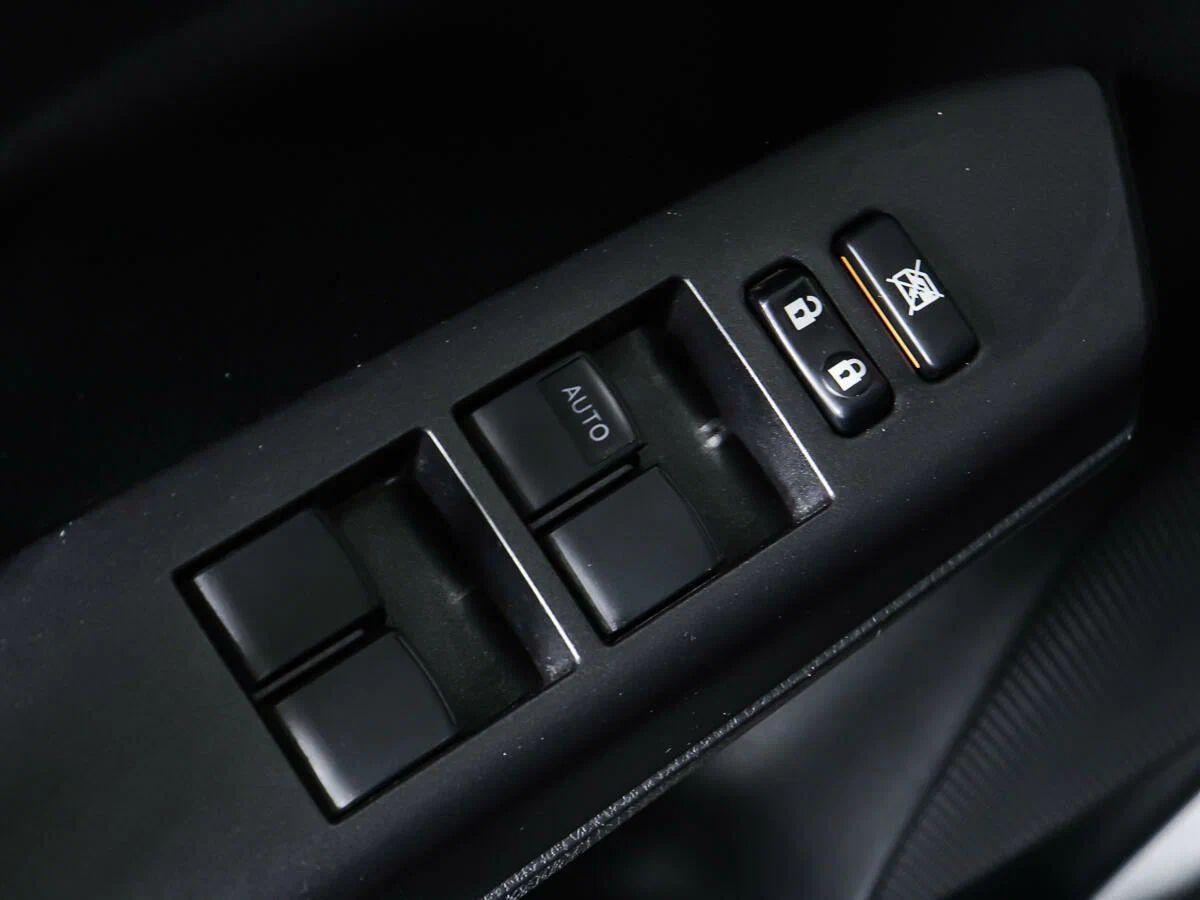 Toyota RAV4 2018, черный